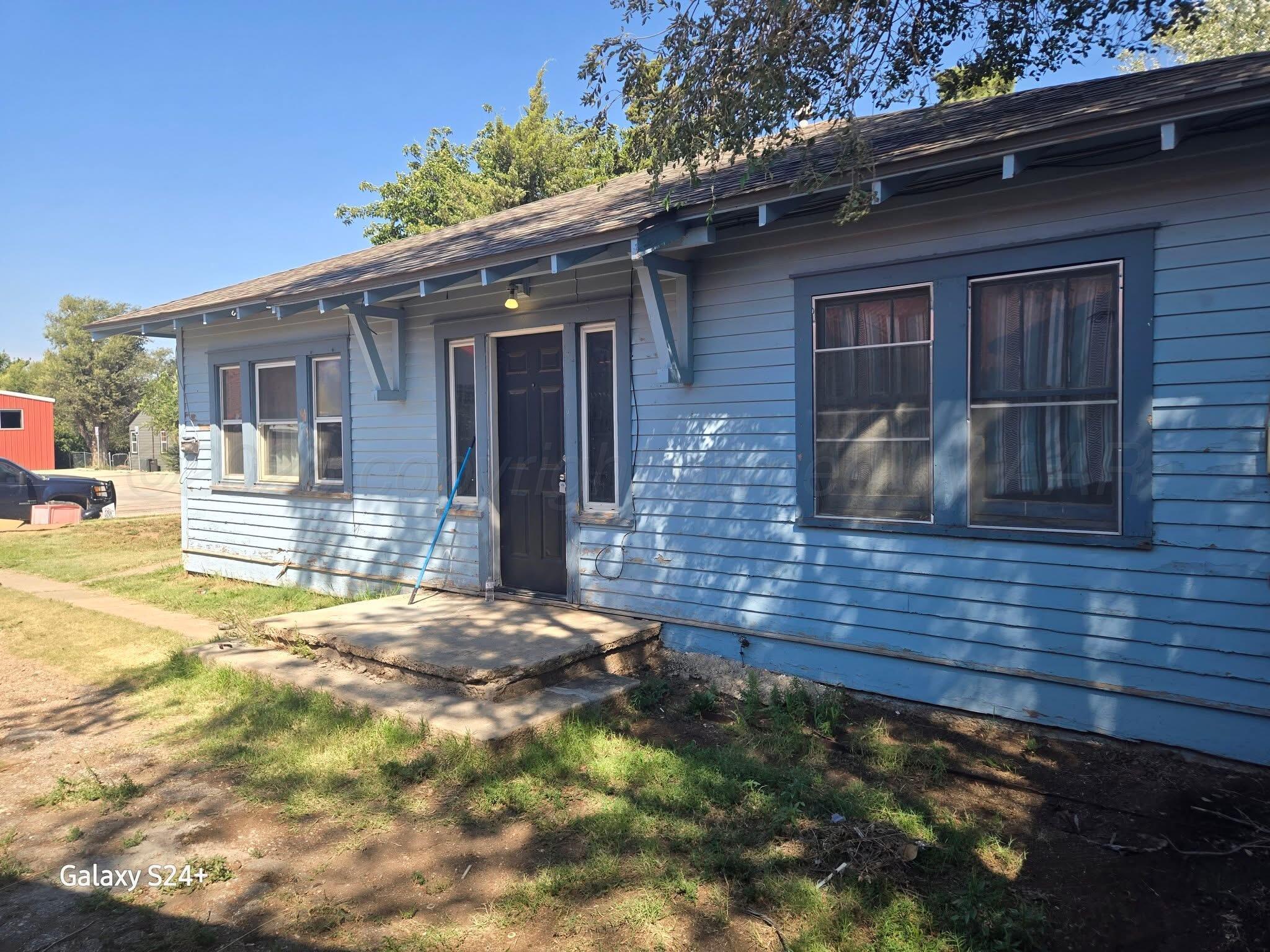 1413 S Ong Street Property Photo 3