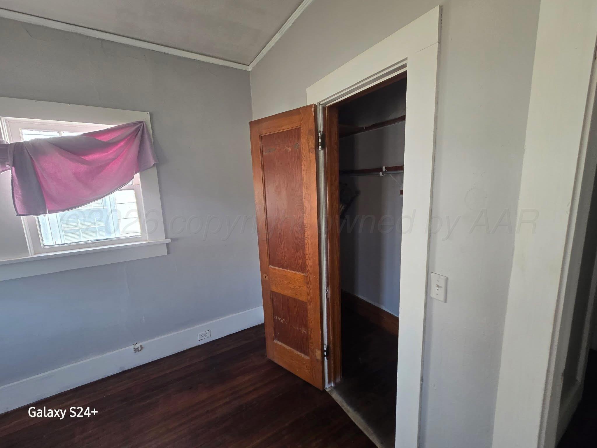 1413 S Ong Street Property Photo 8