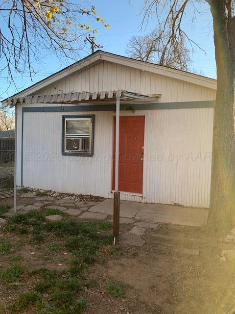 1413 S Ong Street Property Photo 9