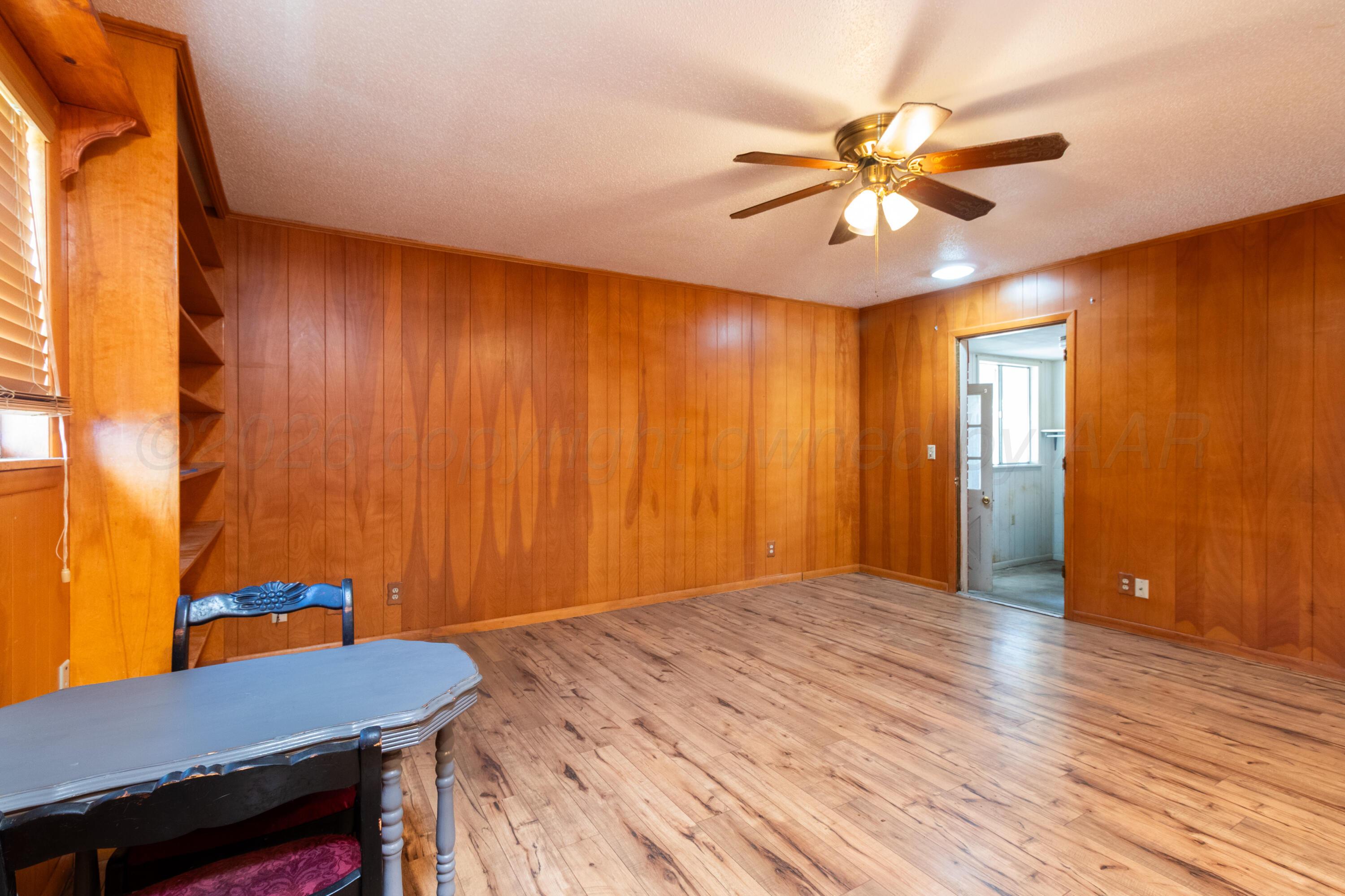 1009 N Main Street Property Photo 18