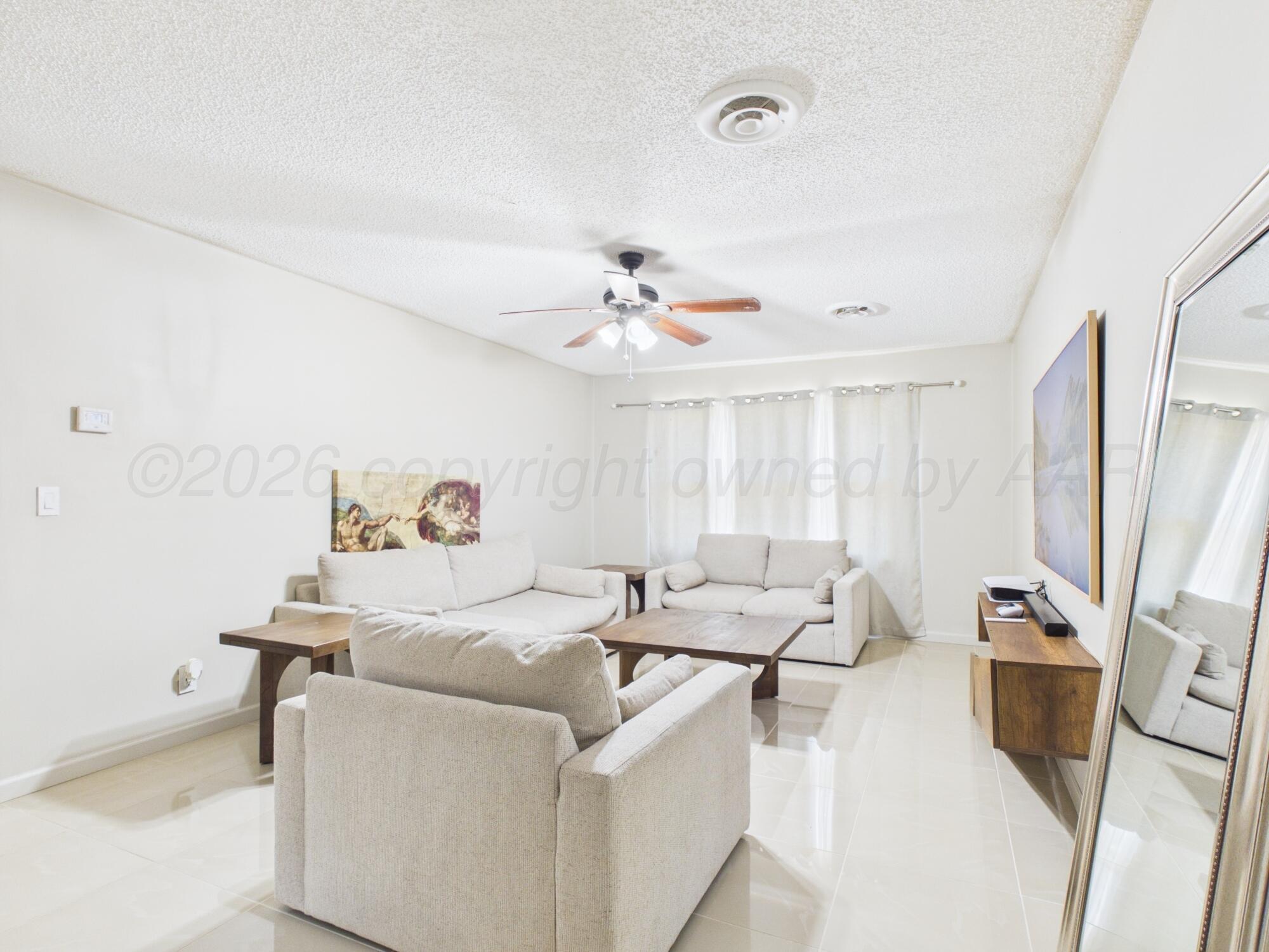 719 N Grace Street Property Photo 3
