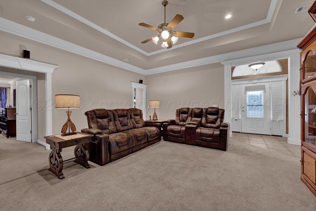 7600 Weatherly Lane Property Photo 3