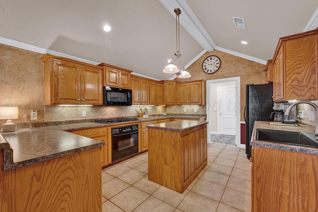 7600 Weatherly Lane Property Photo 6