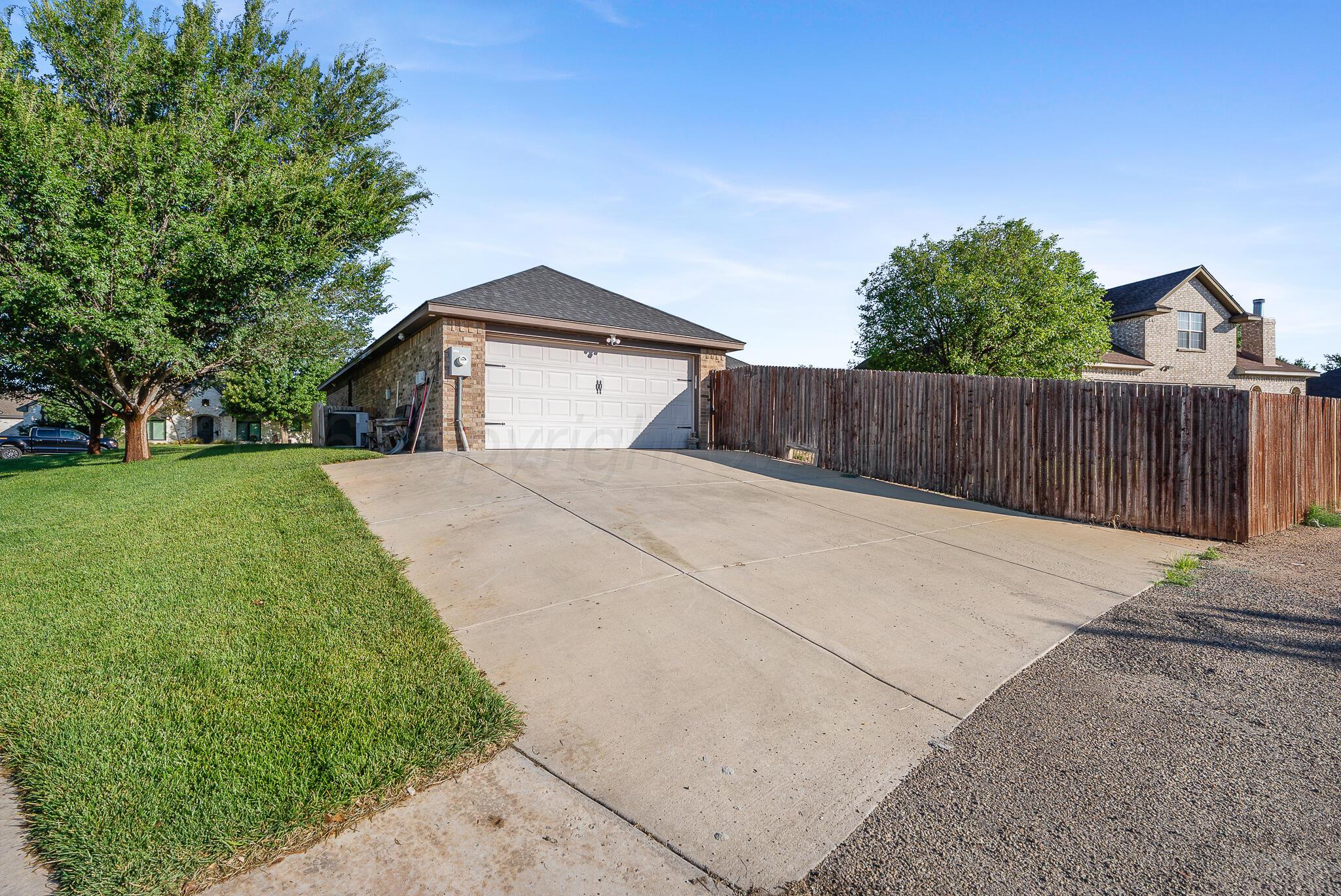 7743 Pinnacle Drive Property Photo 6