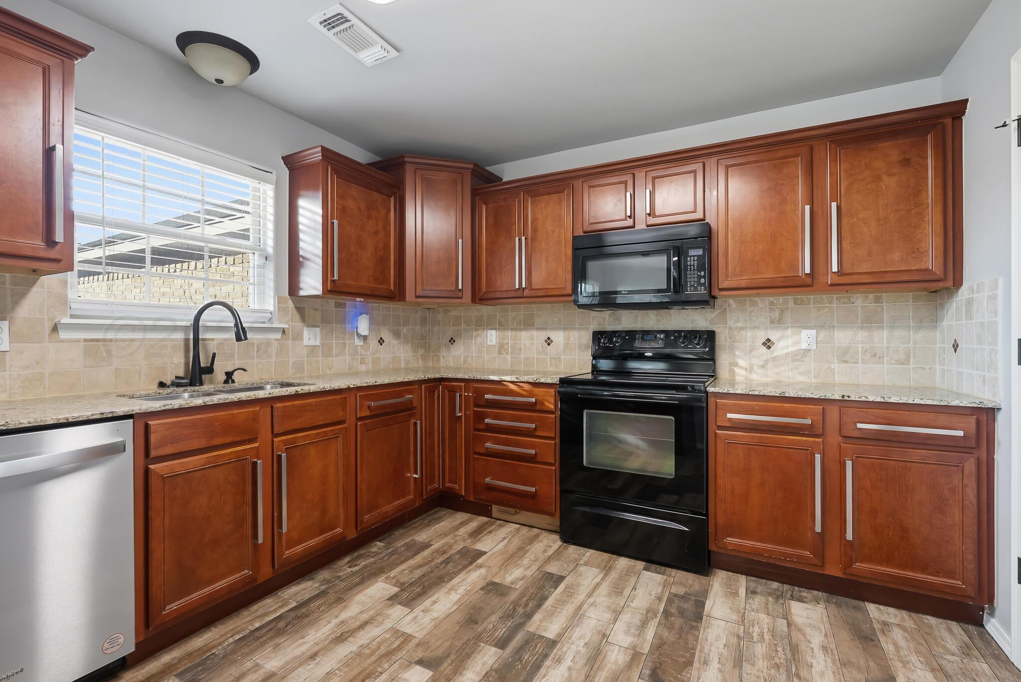 7743 Pinnacle Drive Property Photo 10