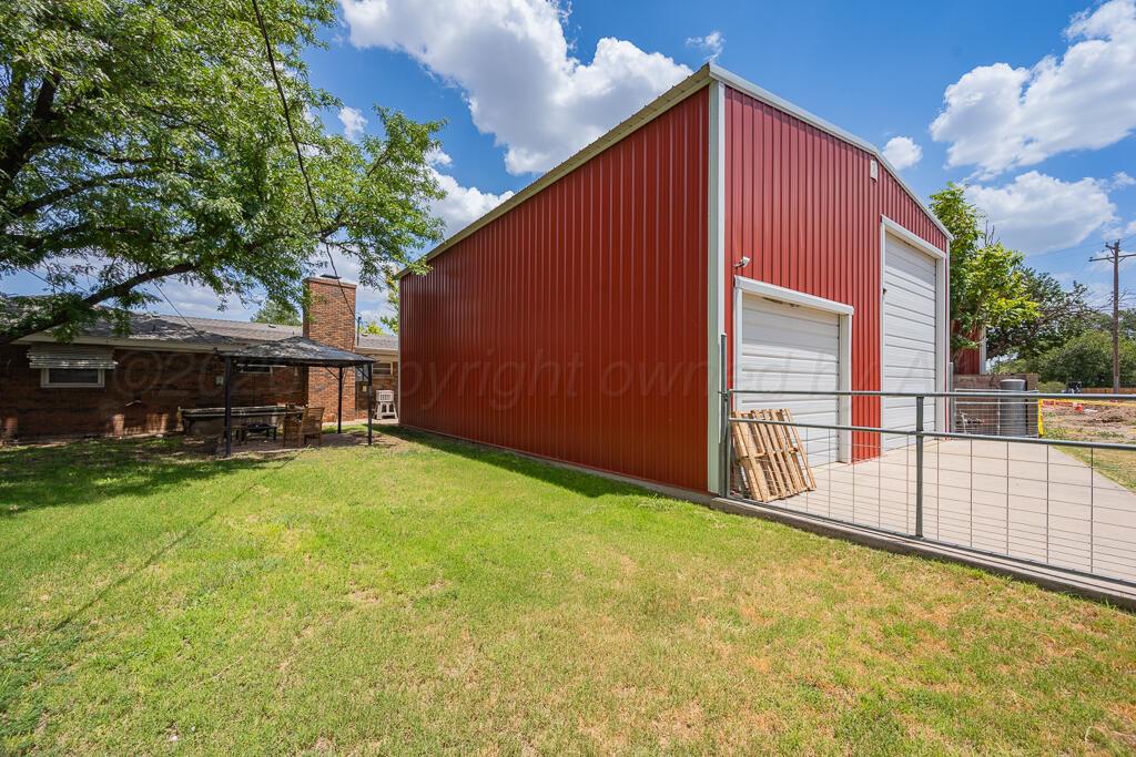 2418 11th Avenue Property Photo 3