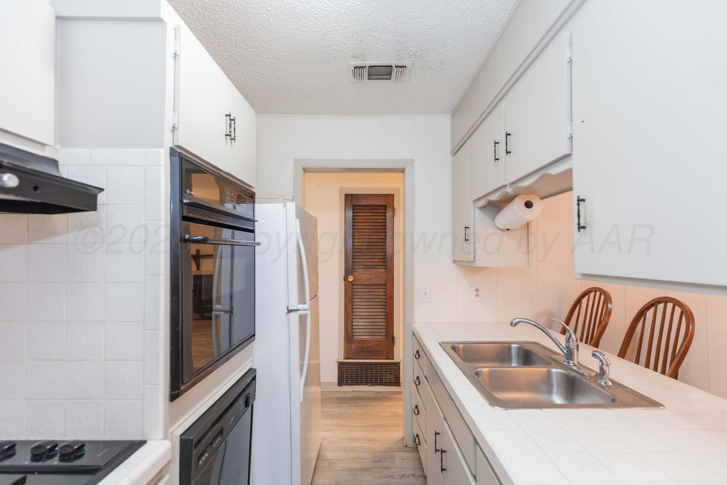917 Highway Avenue Property Photo 10
