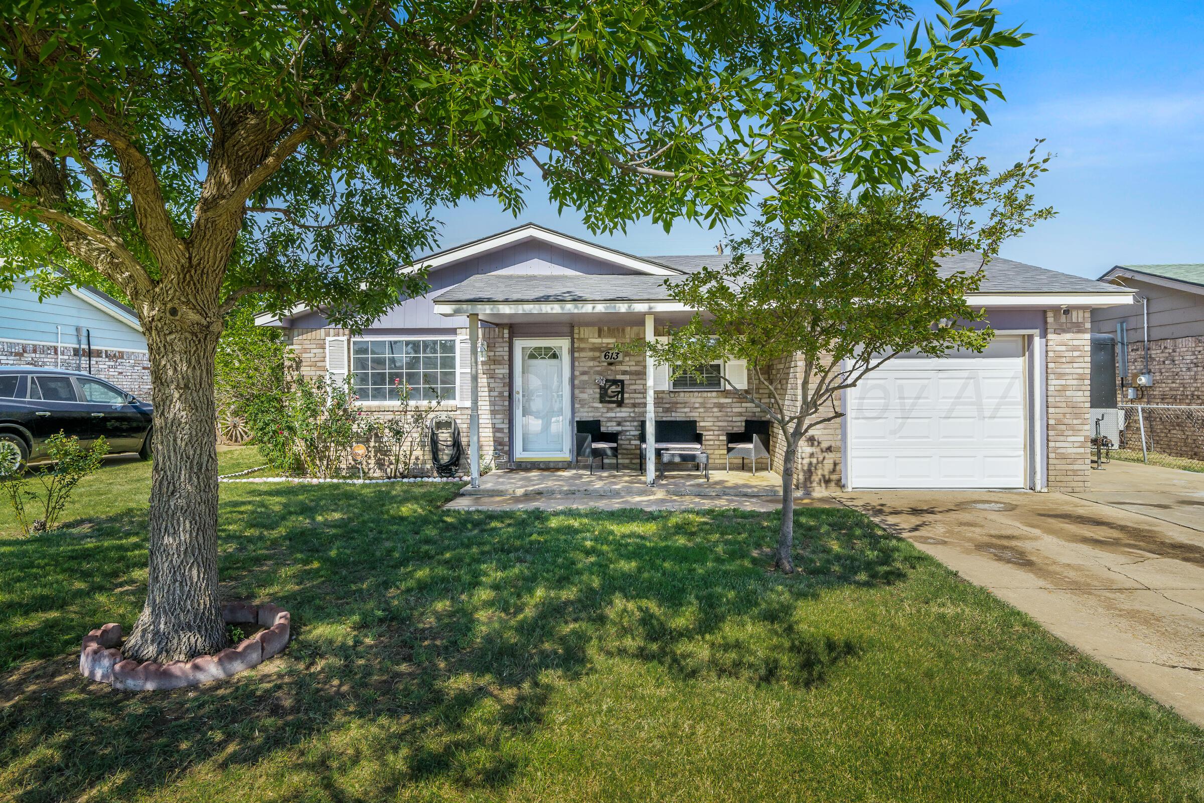 613 Elm Avenue Property Photo 1