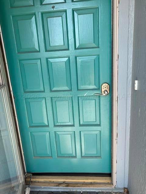 312 S Dahlia Street Property Photo 2
