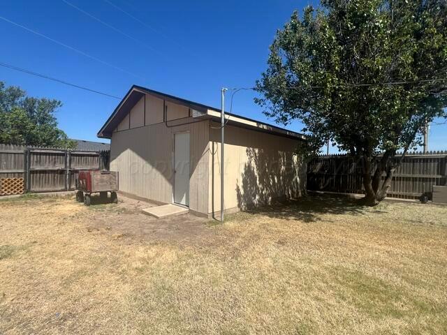 312 S Dahlia Street Property Photo 18