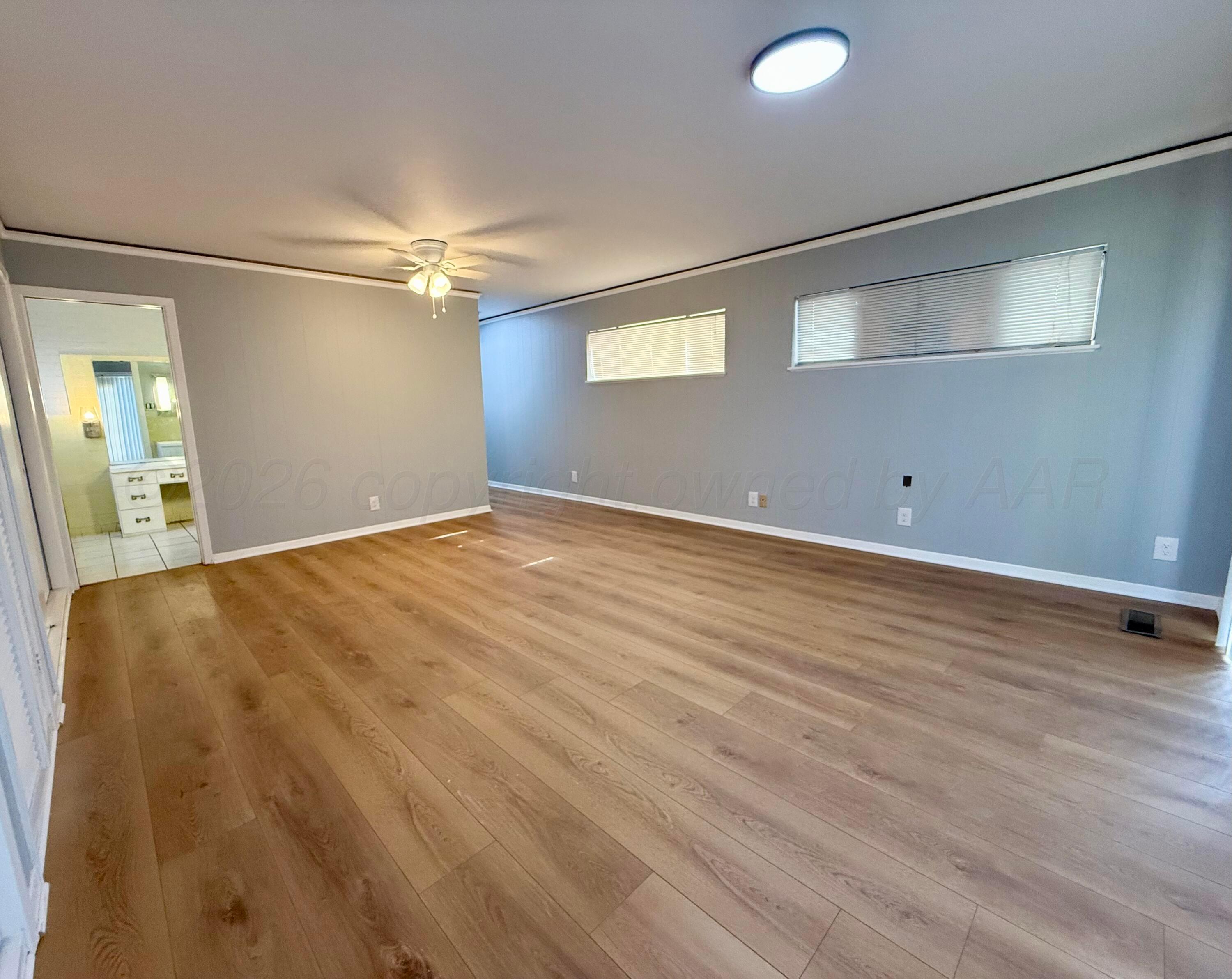 1000 Sw 11th Avenue Property Photo 8