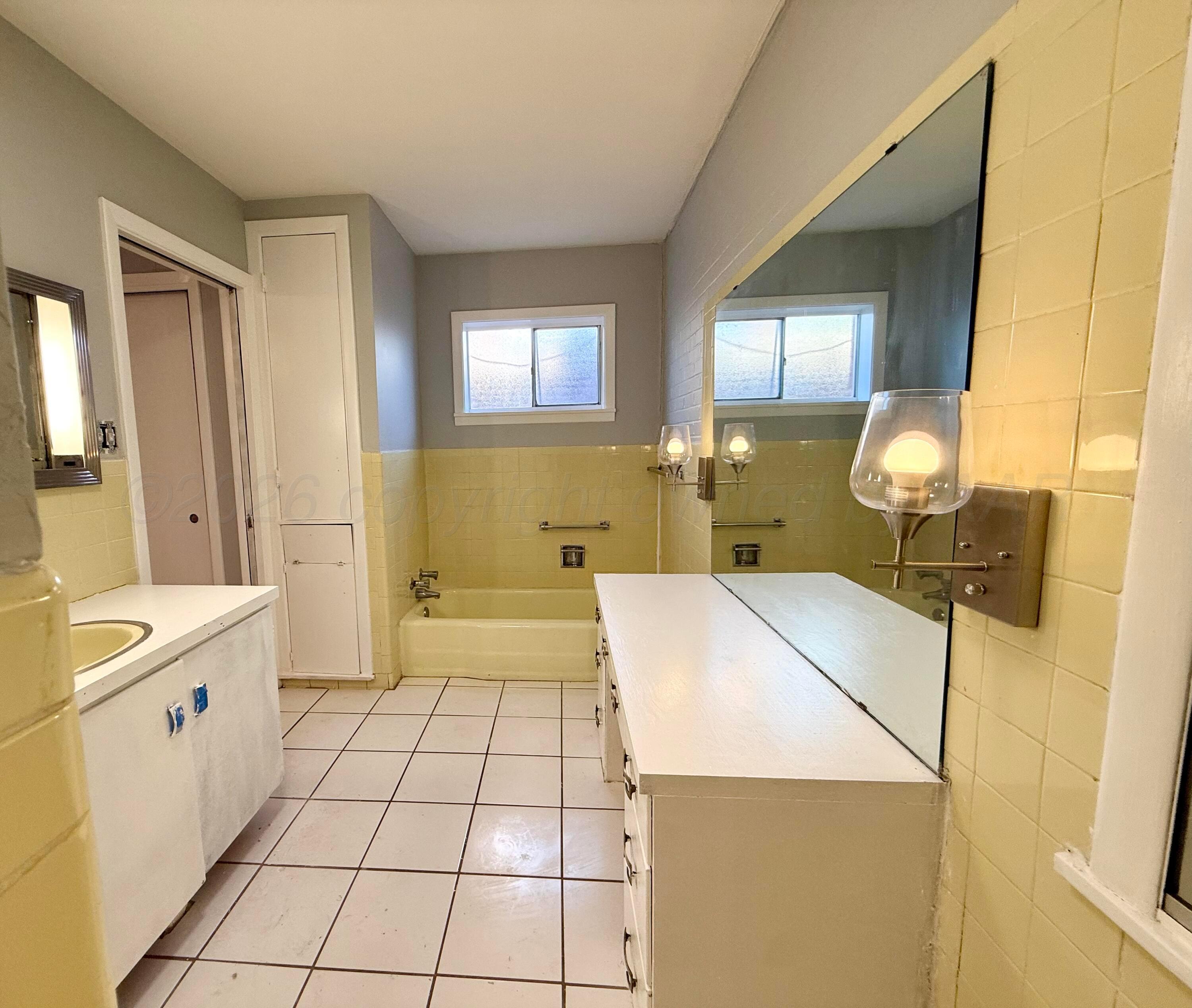 1000 Sw 11th Avenue Property Photo 10