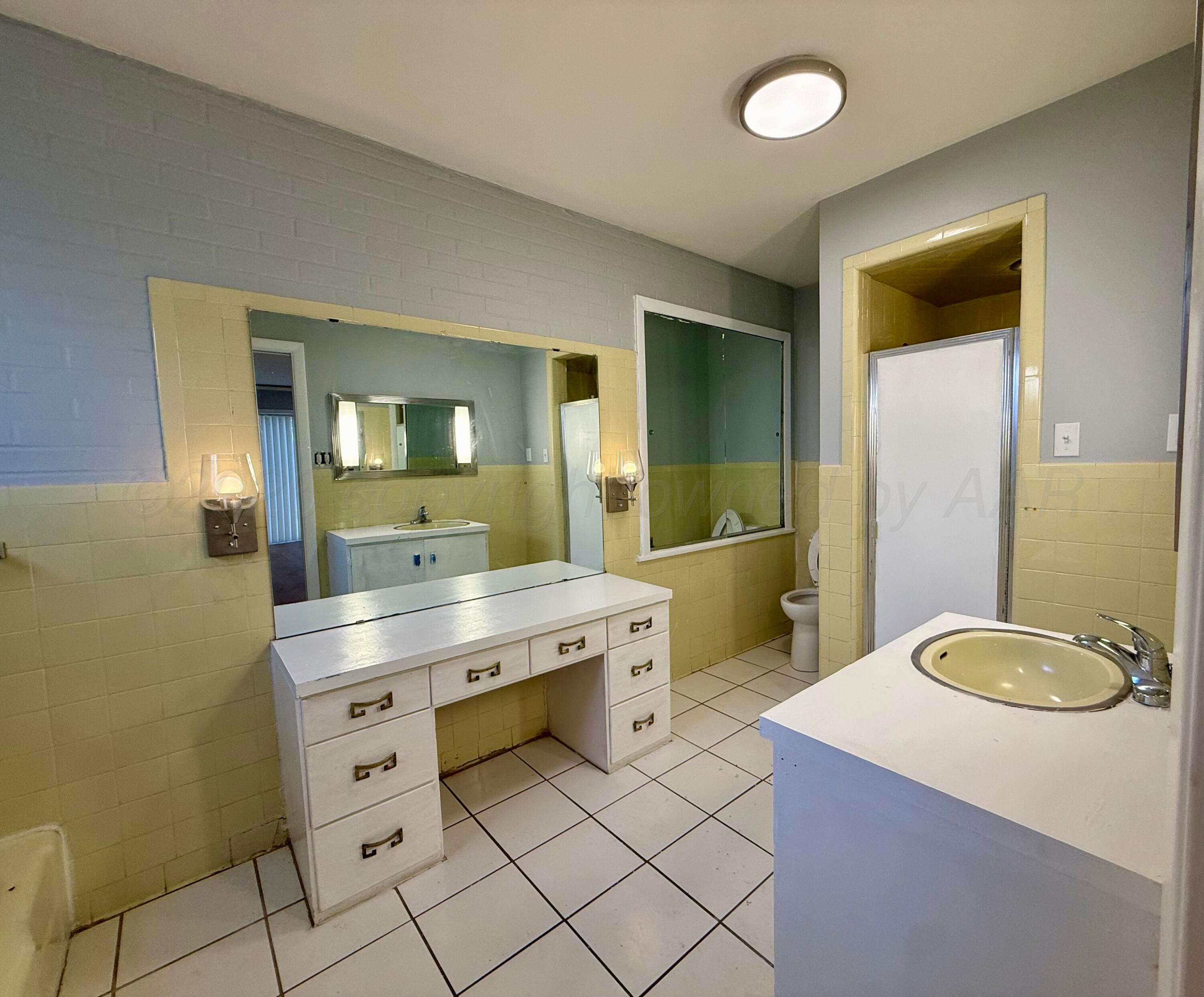 1000 Sw 11th Avenue Property Photo 11