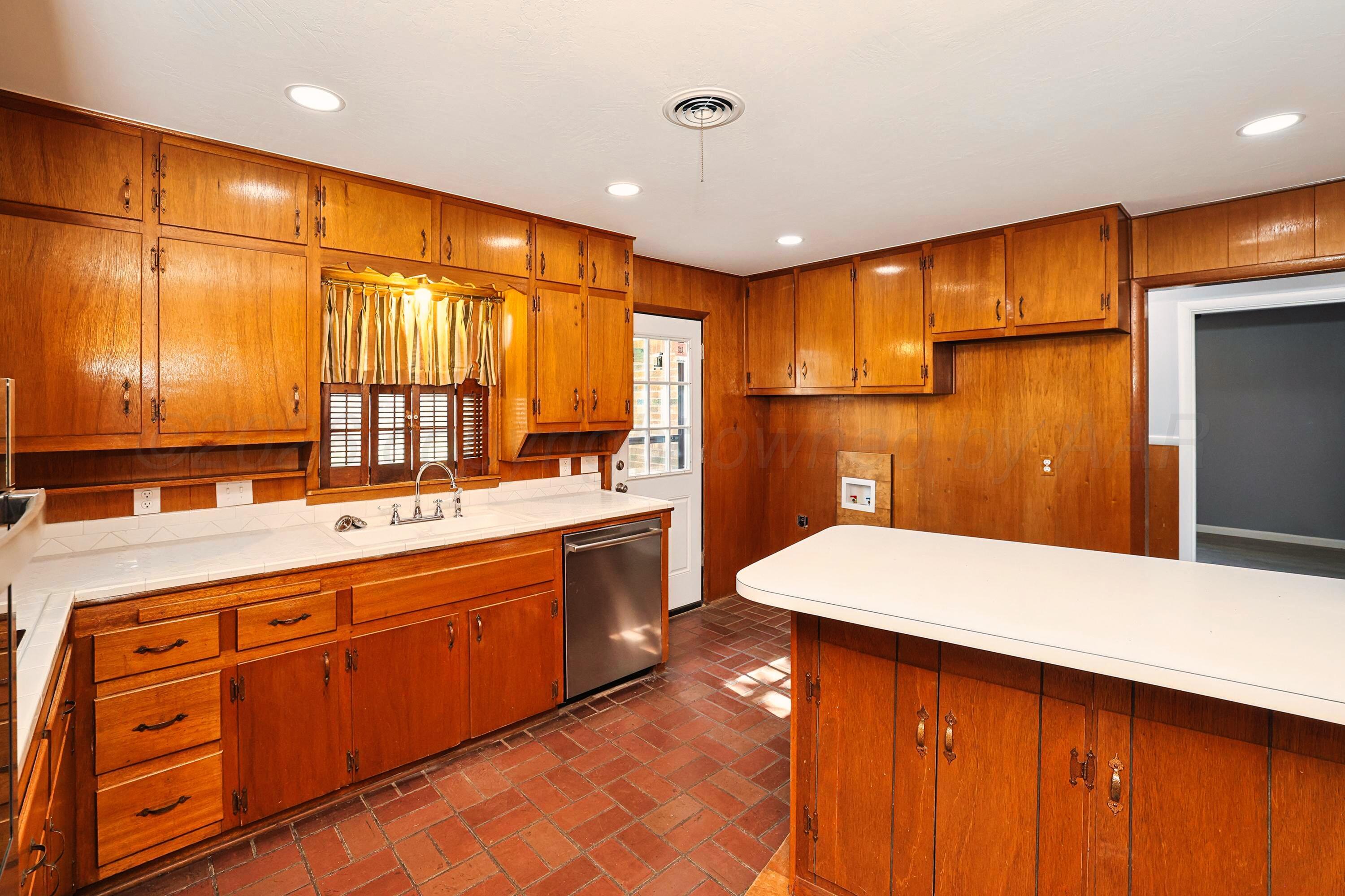 1103 Callahan Street Property Photo 9
