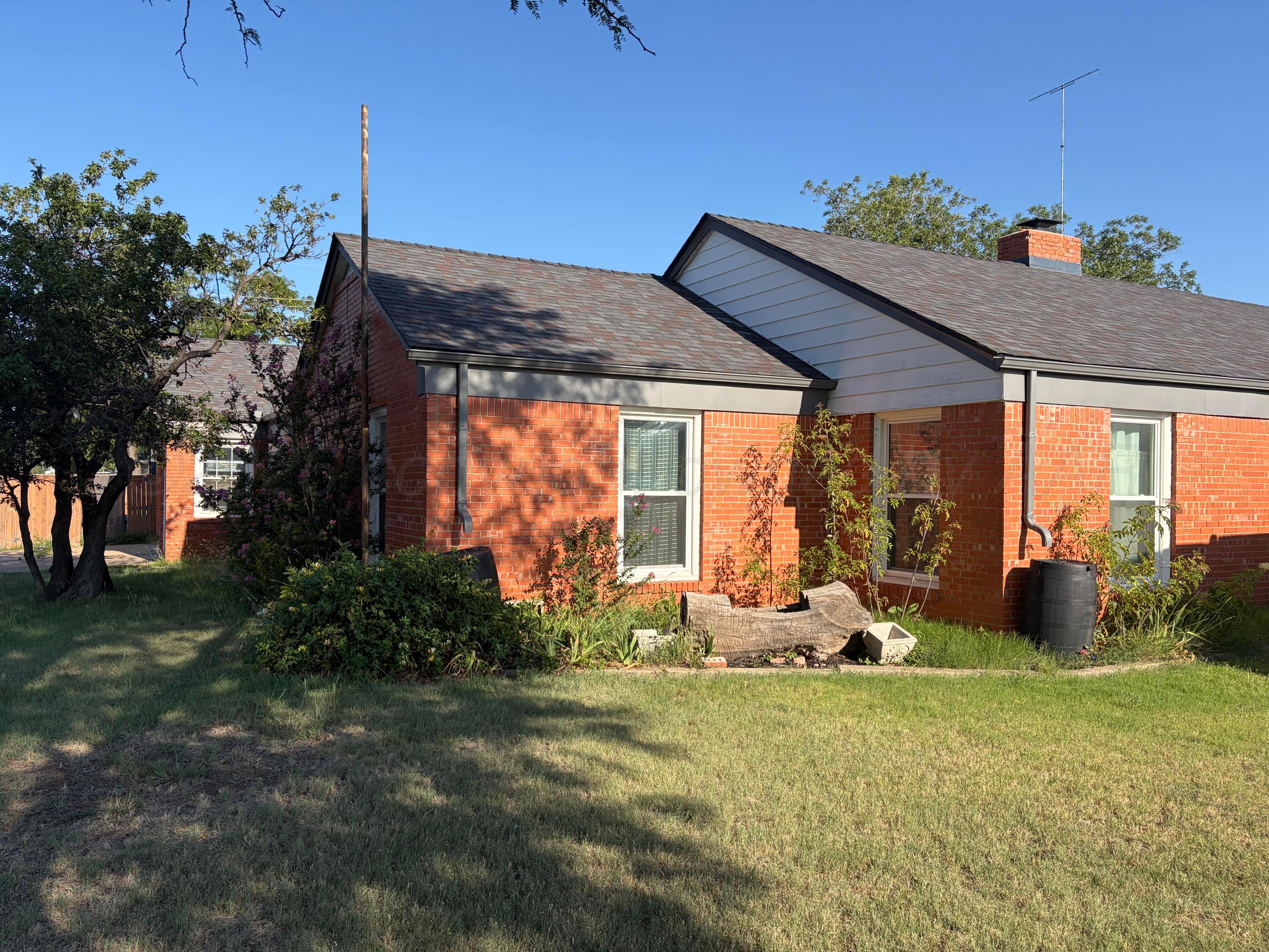 2301 N Mary-ellen Street Property Photo 1