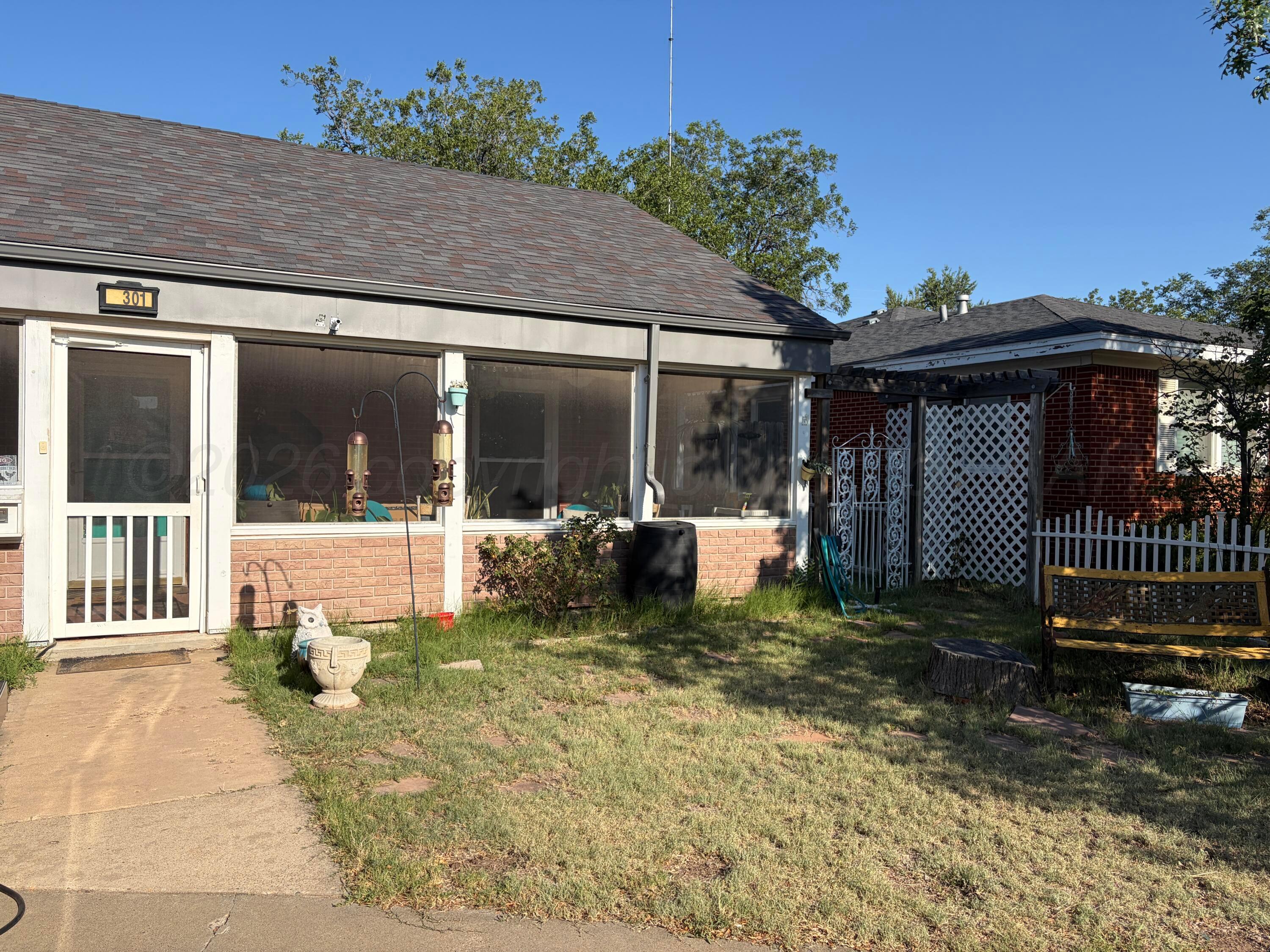 2301 N Mary-ellen Street Property Photo 2
