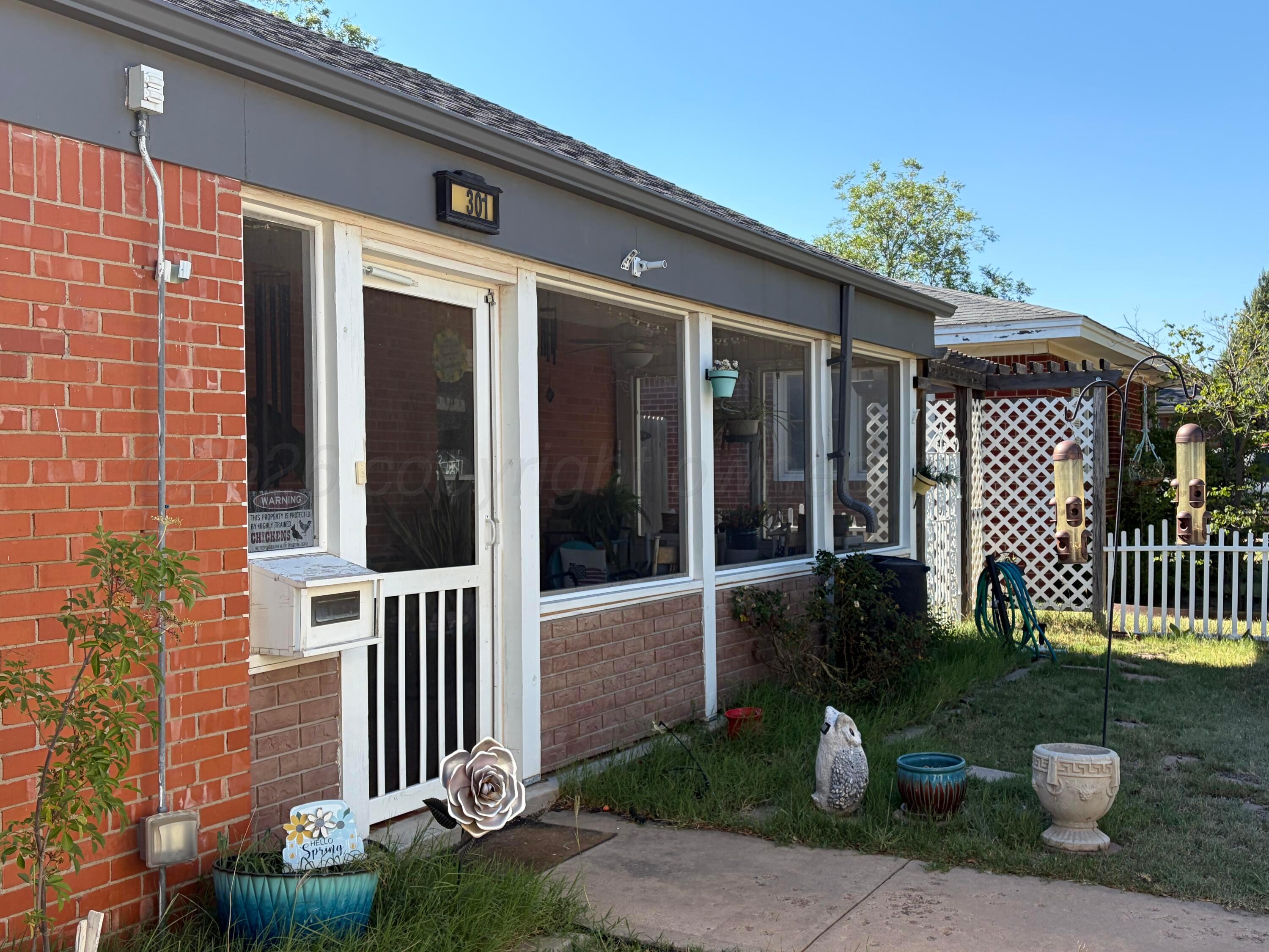2301 N Mary-ellen Street Property Photo 3