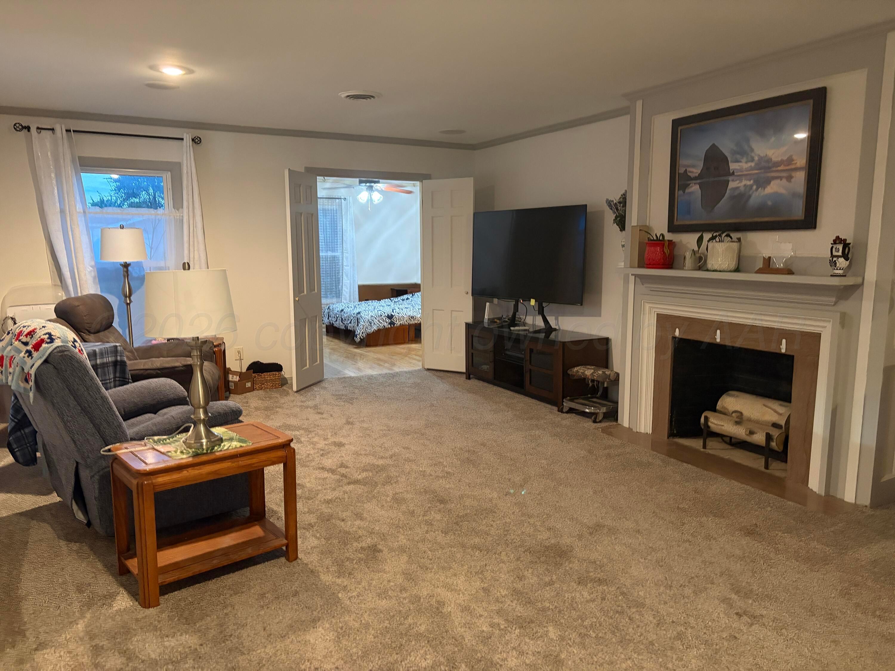 2301 N Mary-ellen Street Property Photo 7