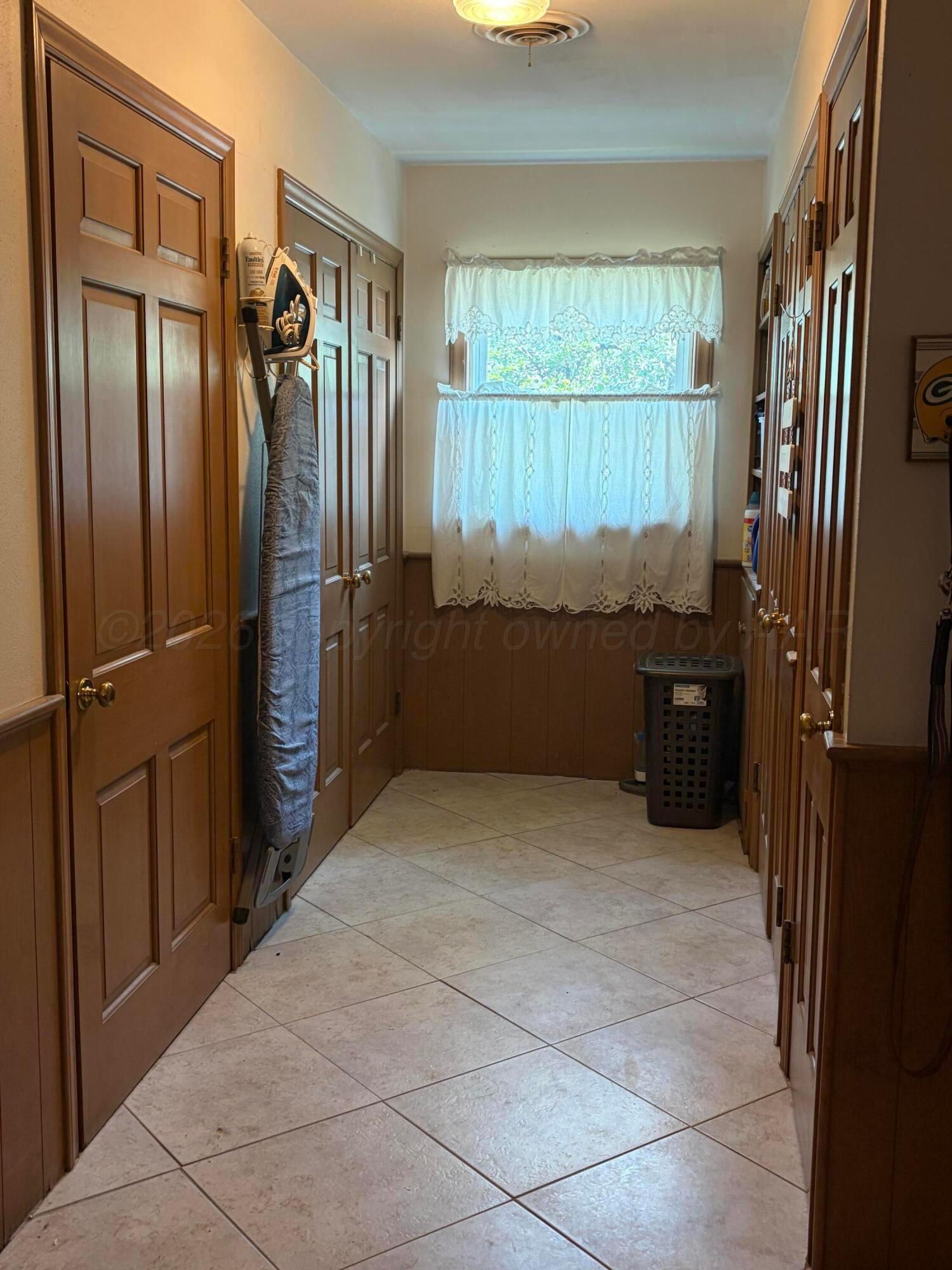 2301 N Mary-ellen Street Property Photo 24