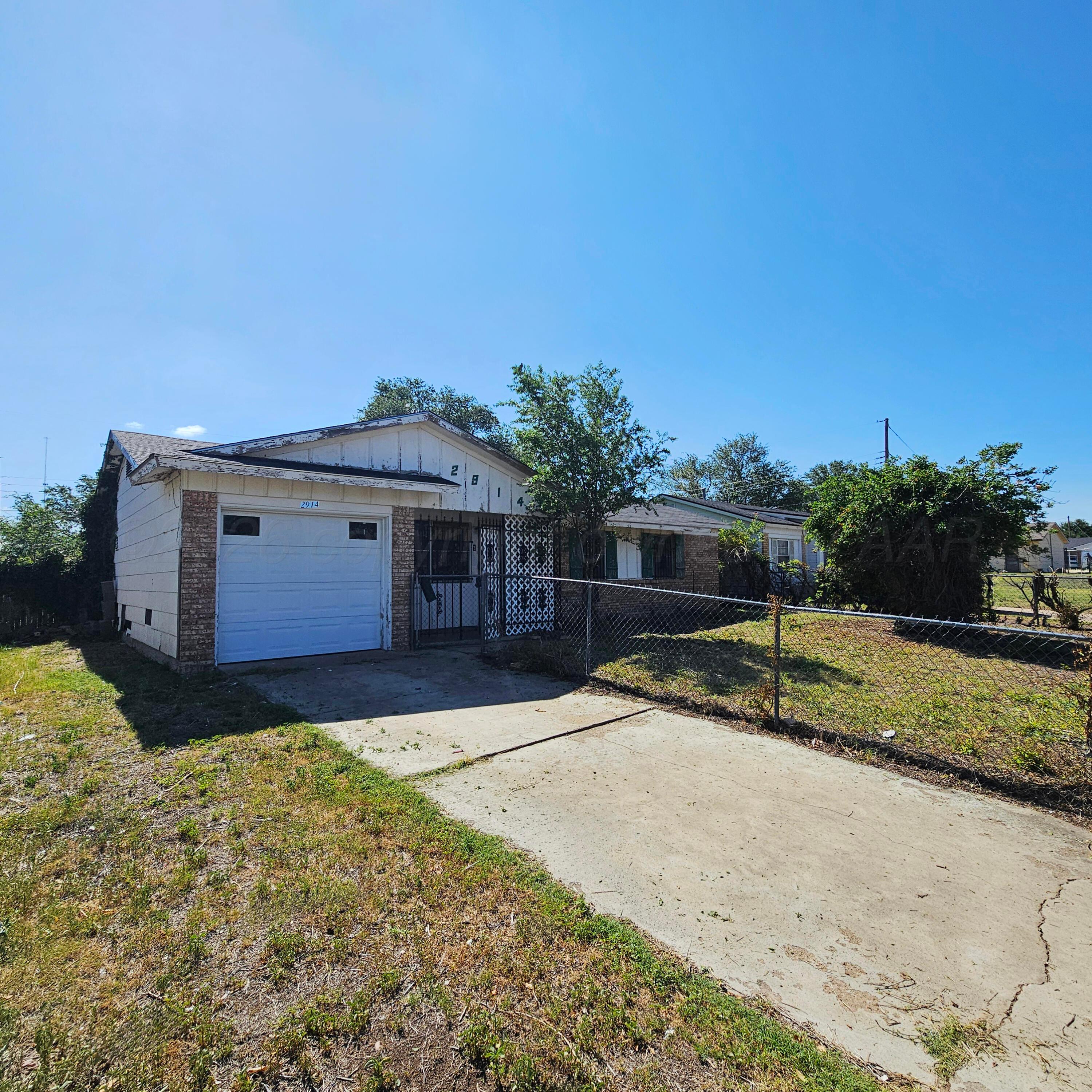 2914 Angelus Drive Property Photo 2