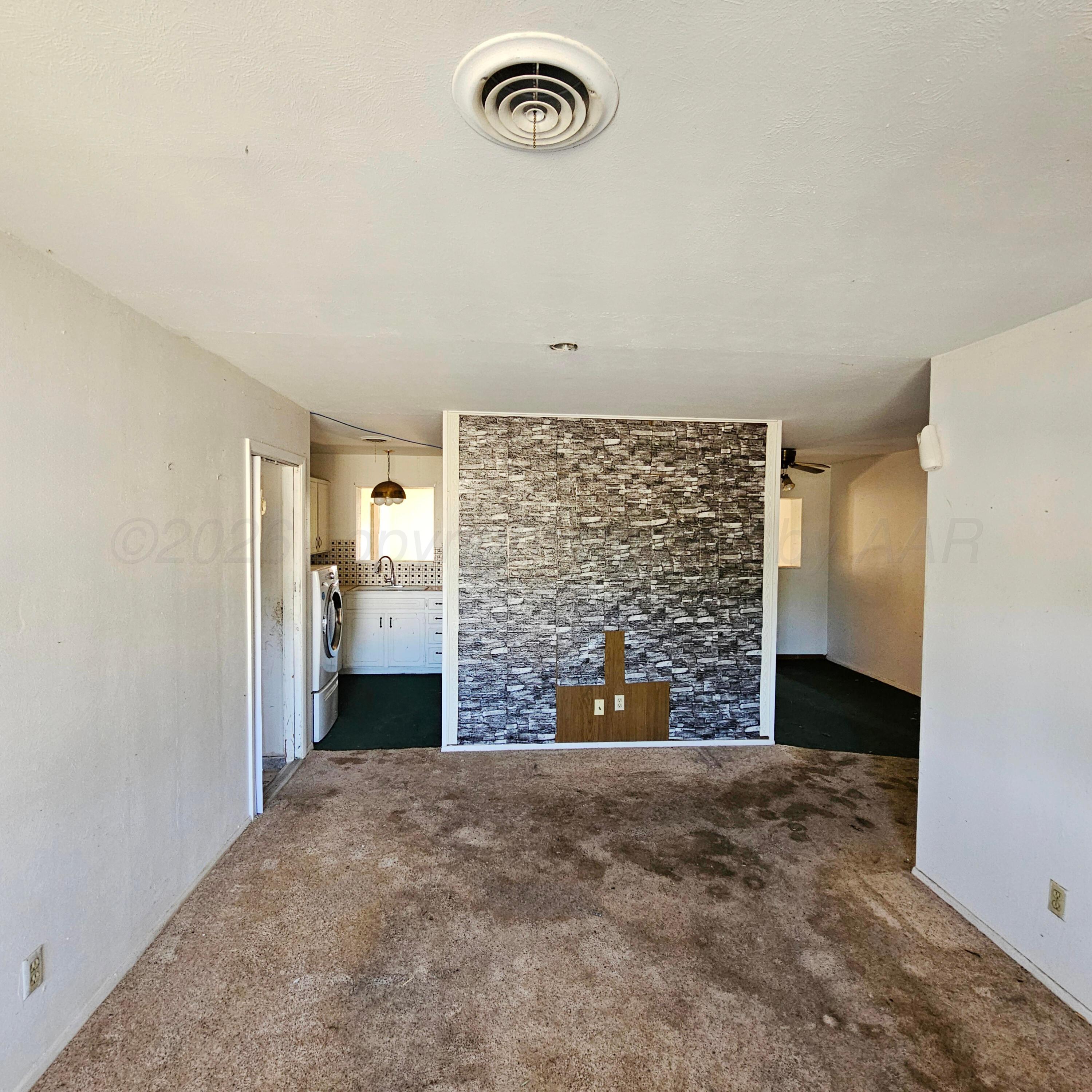 2914 Angelus Drive Property Photo 4