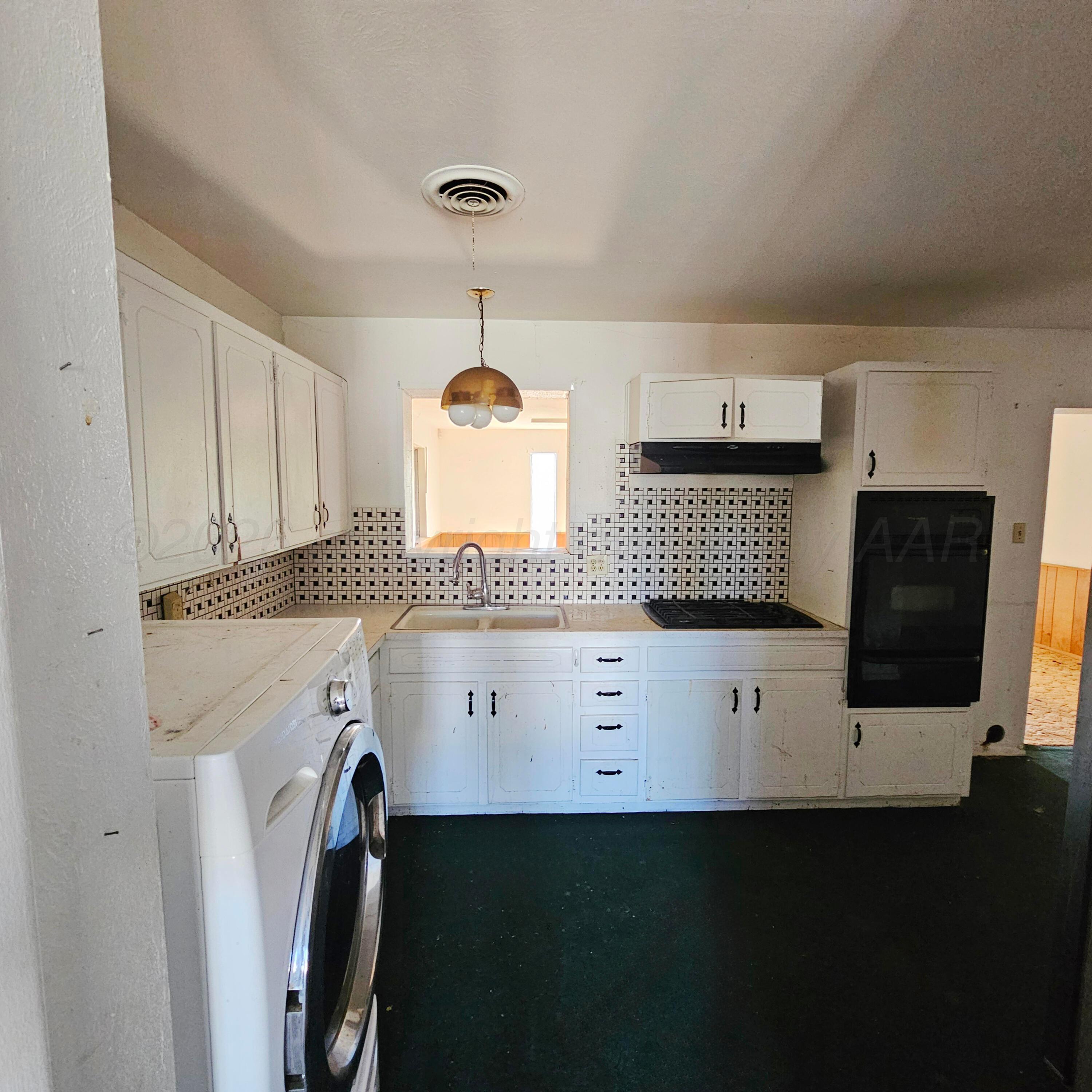 2914 Angelus Drive Property Photo 7
