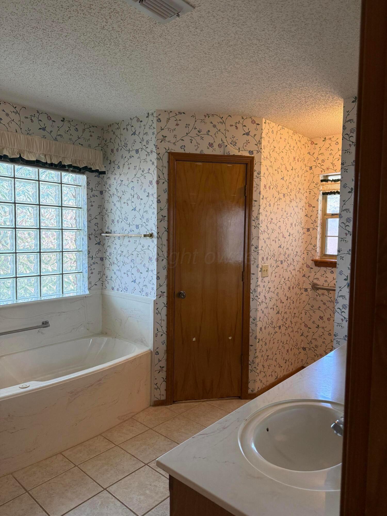 6908 Newlin Circle Property Photo 9