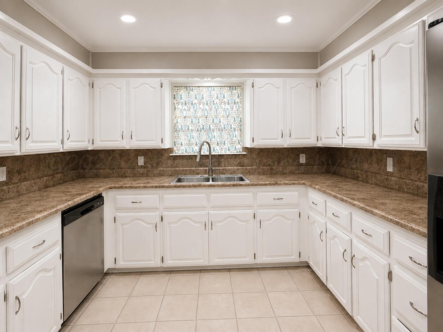 620 Forrest Drive Property Photo 4