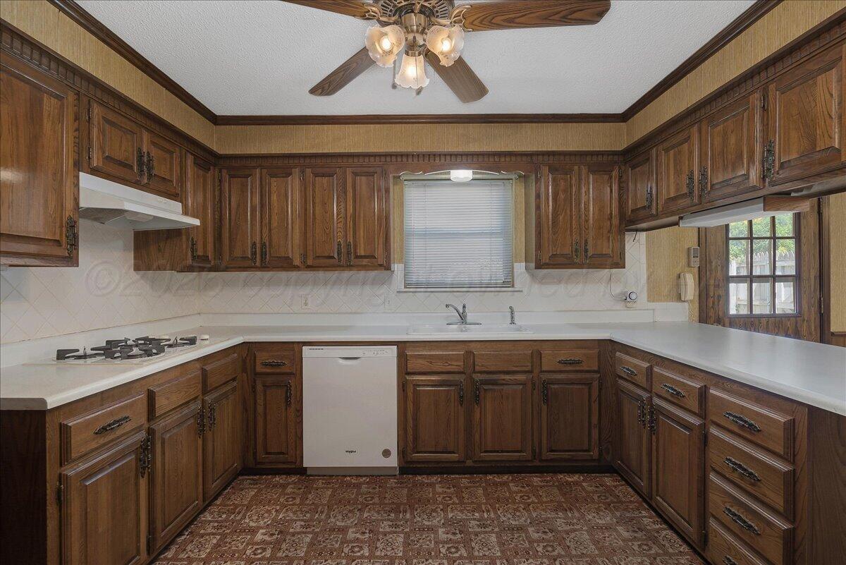 6801 Montague Drive Property Photo 4