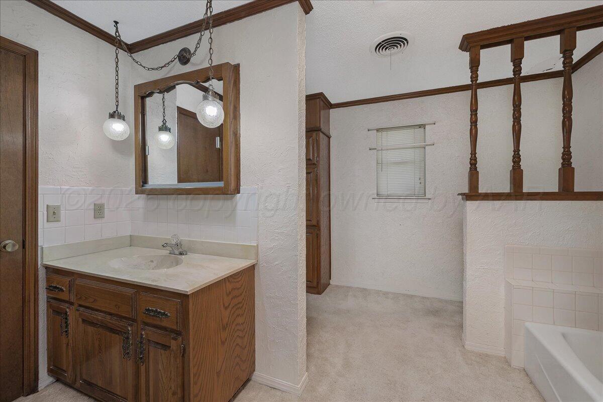 6801 Montague Drive Property Photo 8