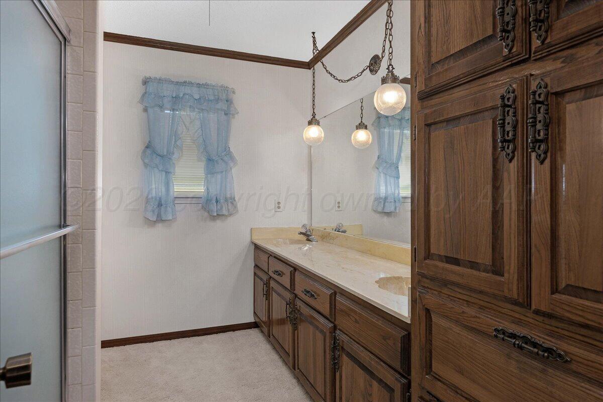 6801 Montague Drive Property Photo 10