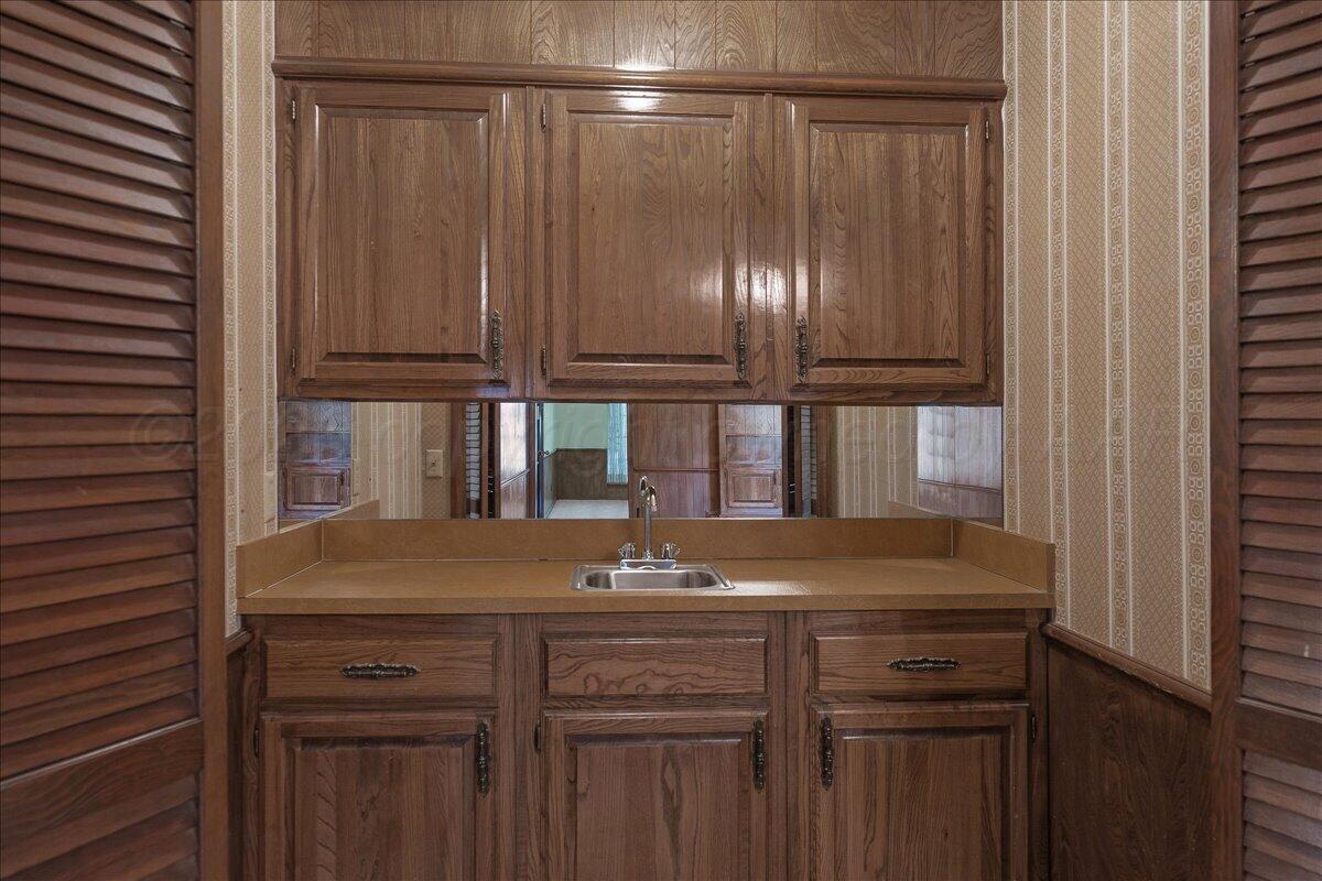 6801 Montague Drive Property Photo 16
