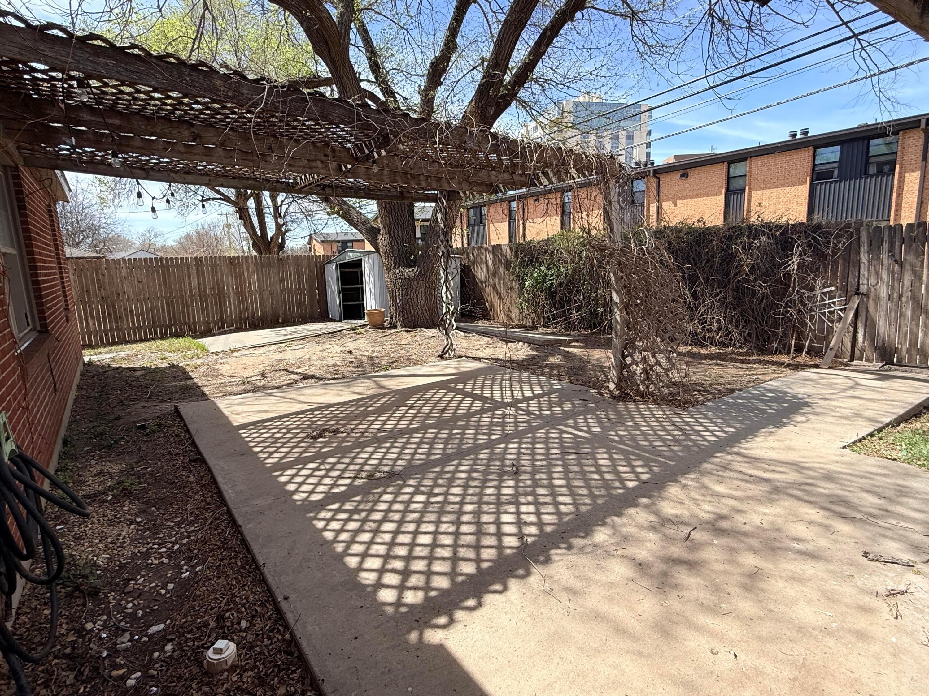 2016 S Milam Street Property Photo 28