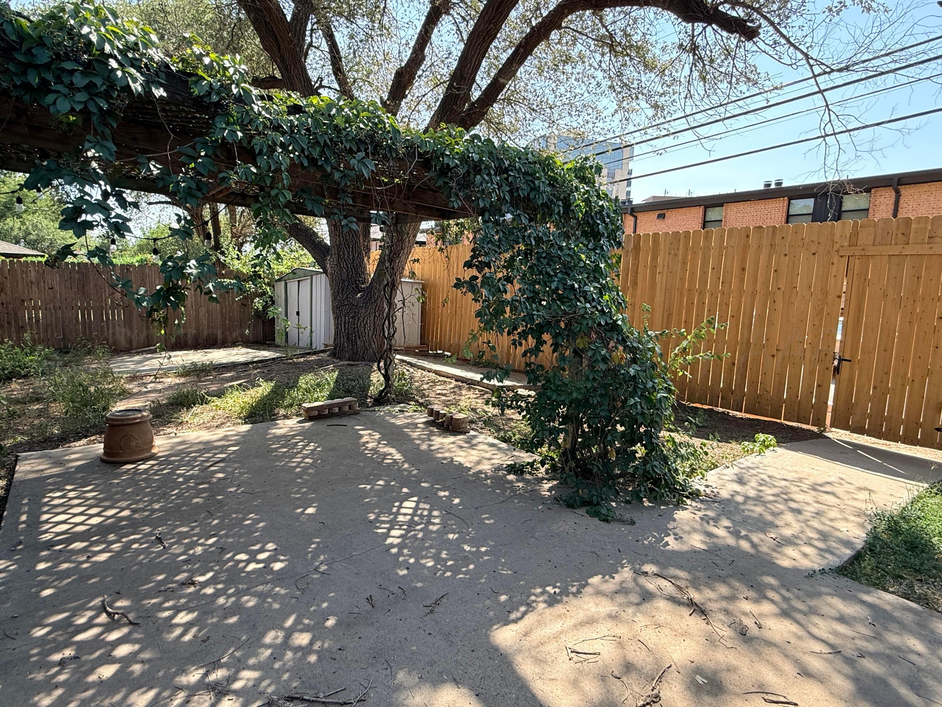 2016 S Milam Street Property Photo 28