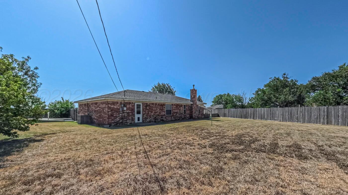 702 S Elm Avenue Property Photo 2