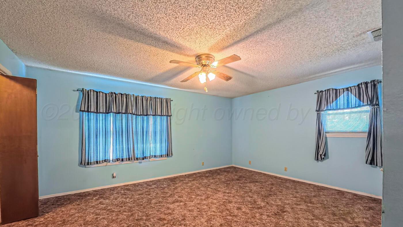 702 S Elm Avenue Property Photo 9