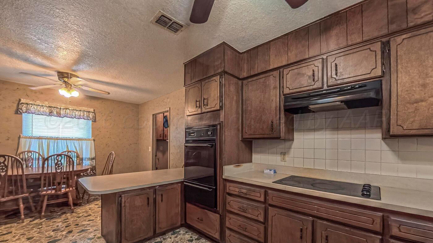 702 S Elm Avenue Property Photo 13