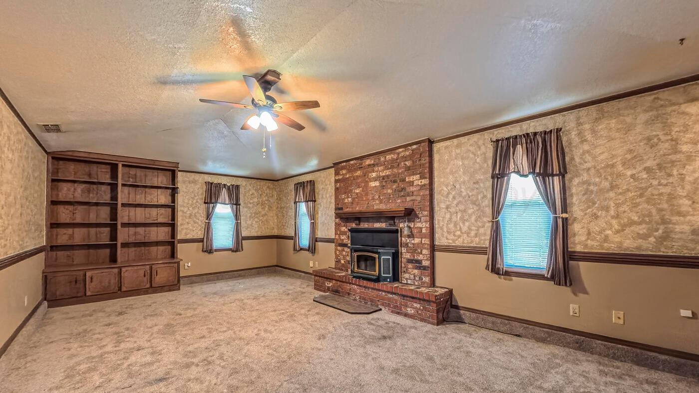 702 S Elm Avenue Property Photo 25