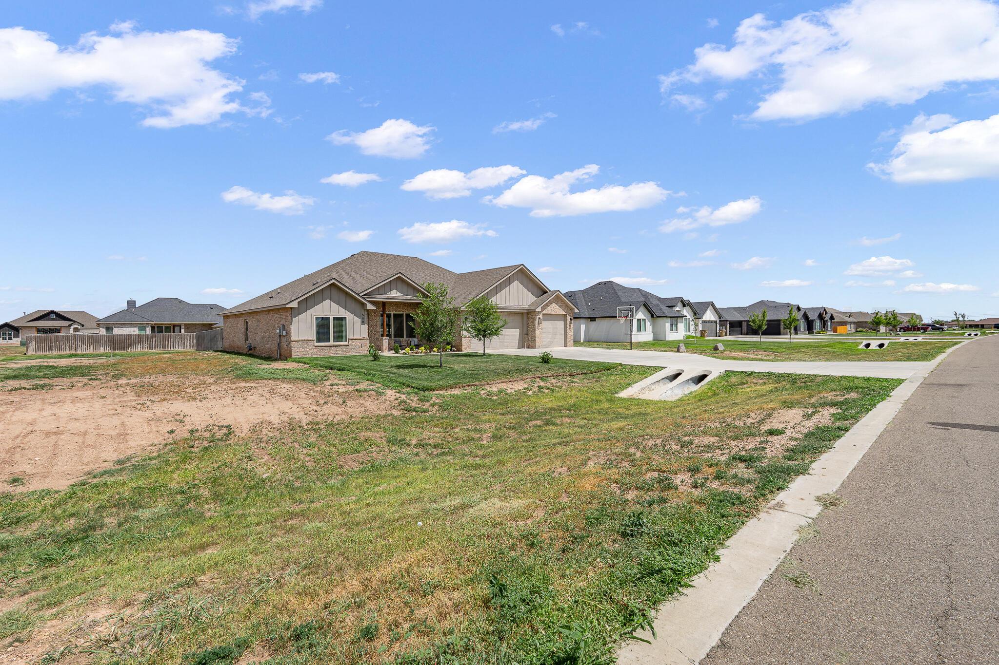 508 Country Club Drive Property Photo 4
