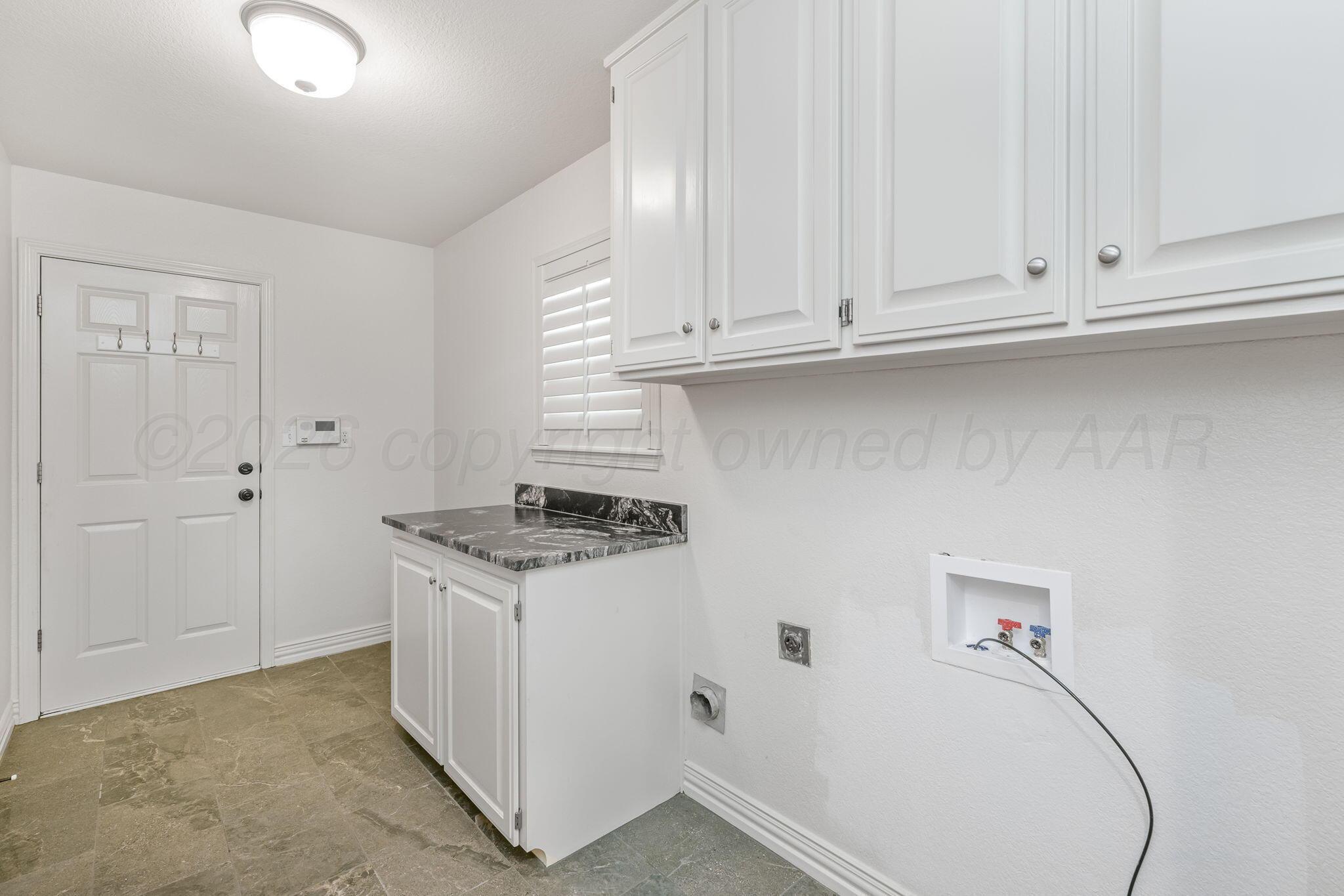 6201 Raintree Court Property Photo 9
