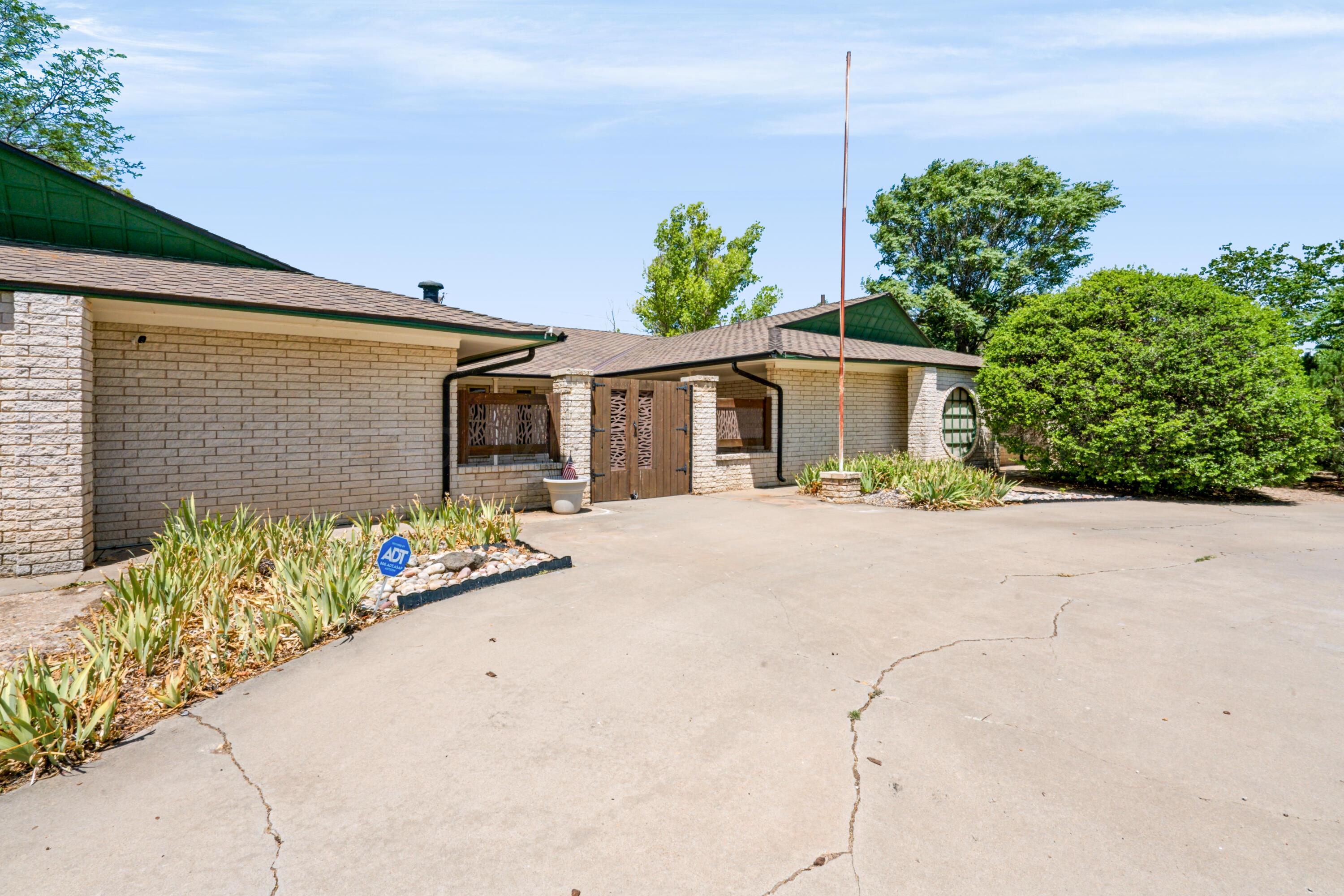 401 Bailey Avenue Property Photo 3