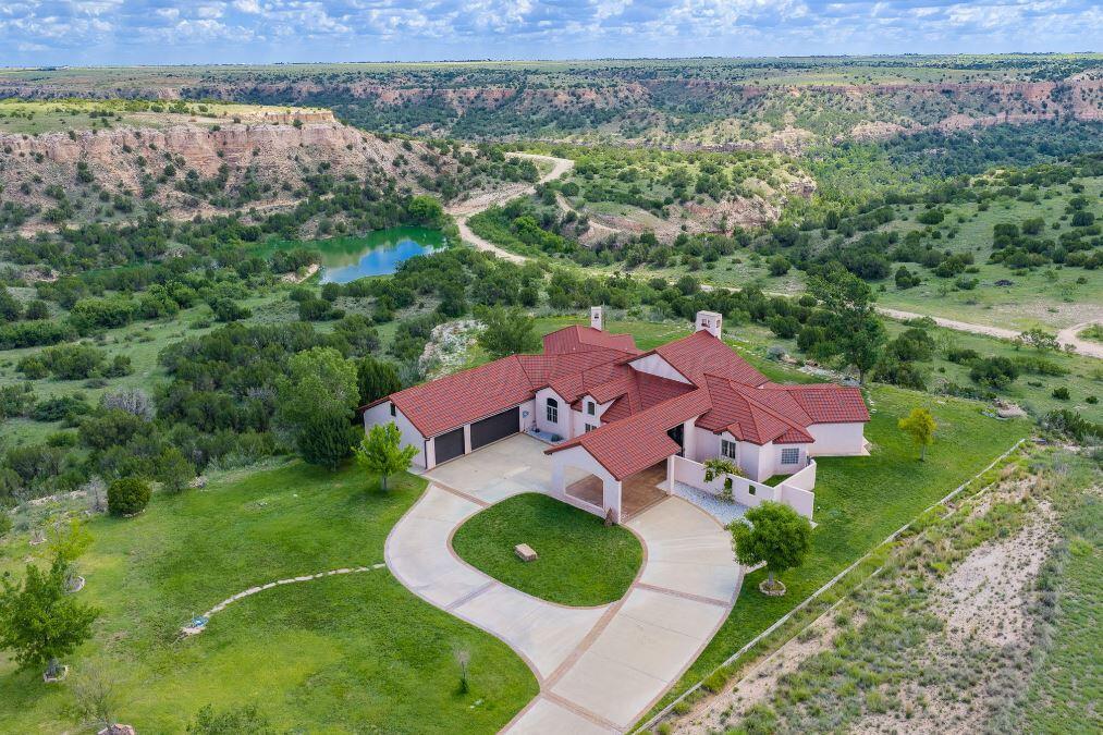 7950 E Lake View Road Property Photo 1