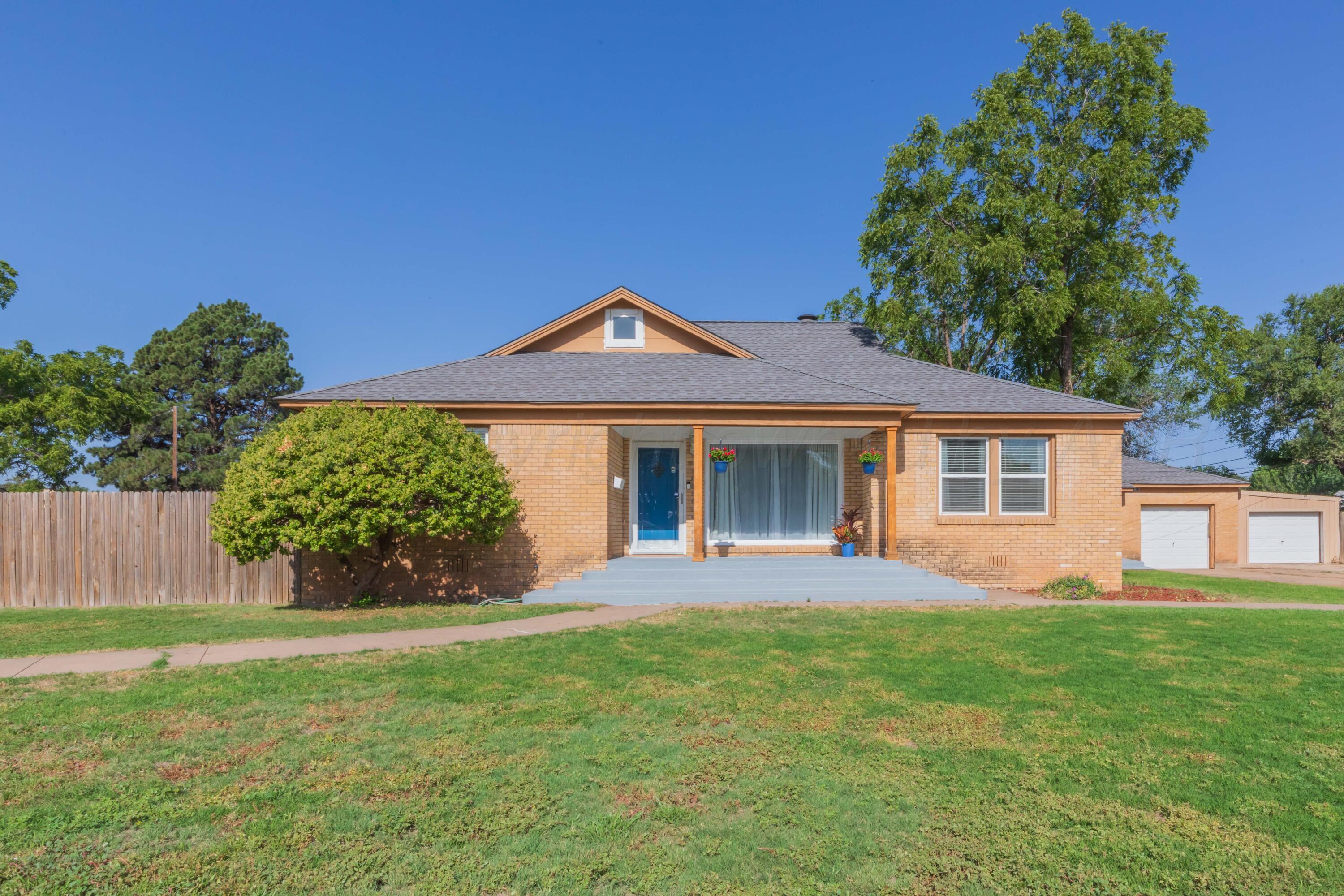 1012 Broadmoor Street Property Photo 2