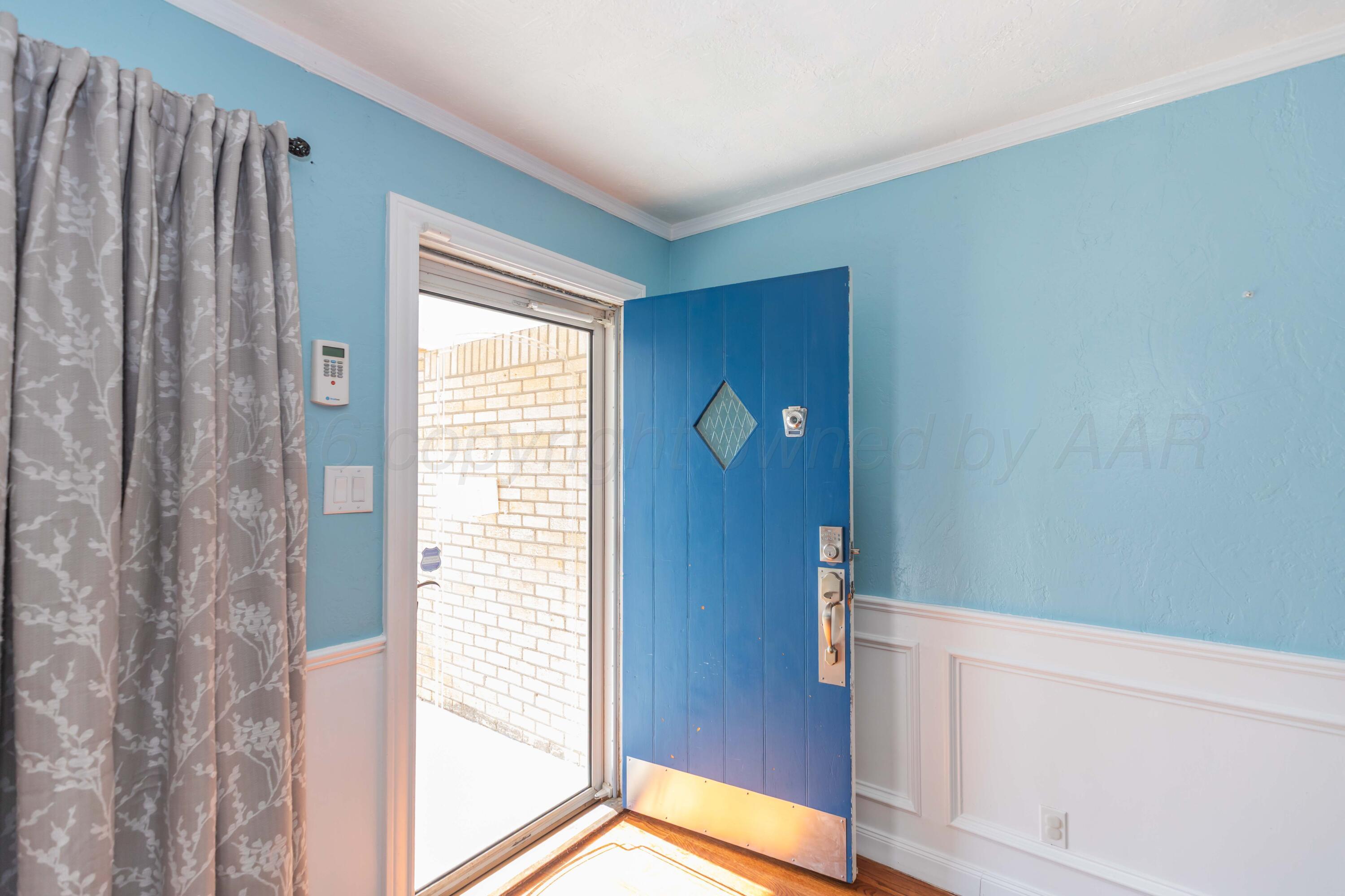 1012 Broadmoor Street Property Photo 4