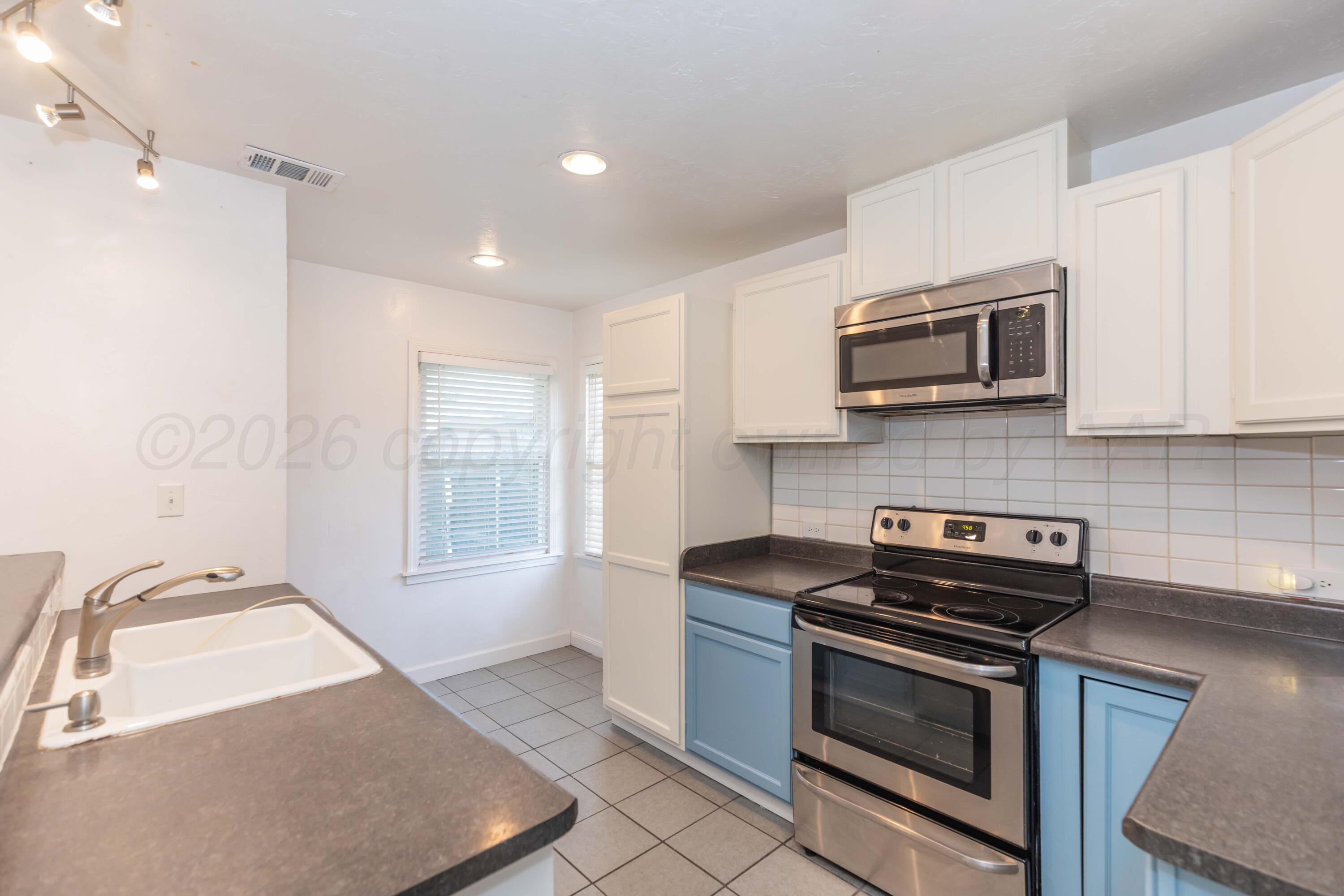 1012 Broadmoor Street Property Photo 10