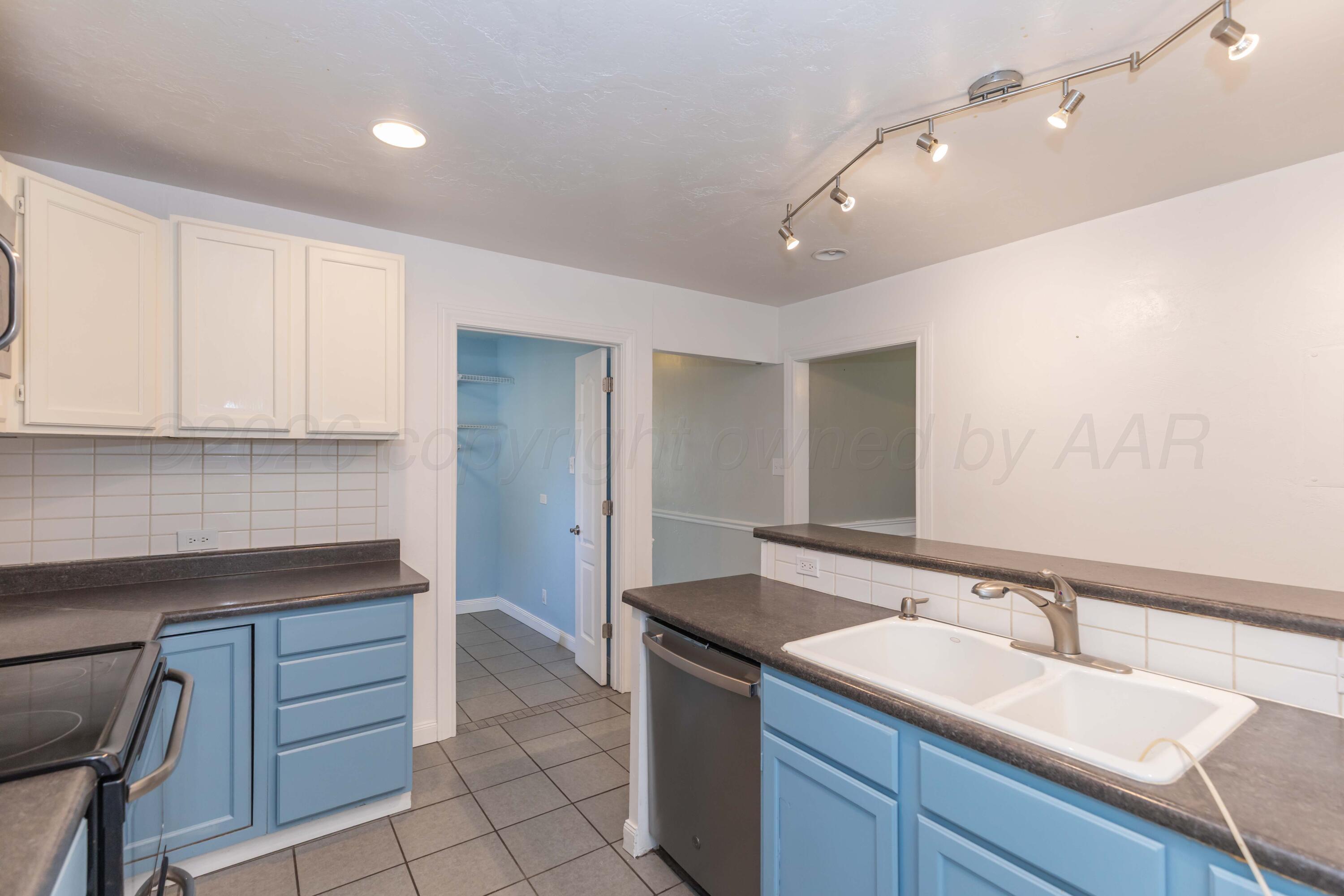 1012 Broadmoor Street Property Photo 12