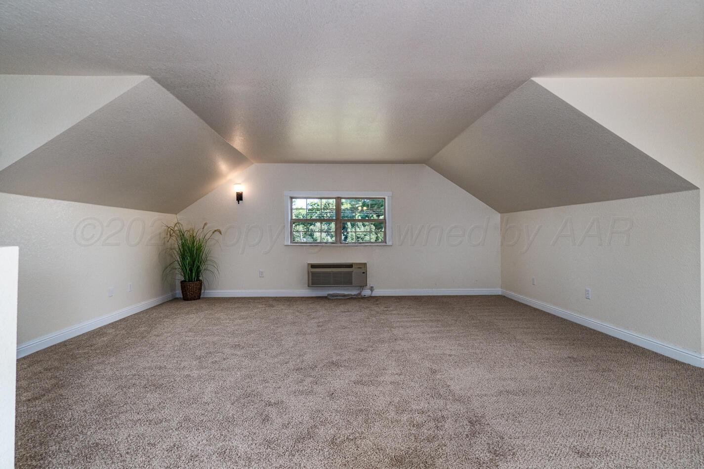 12100 S Osage Street Property Photo 15