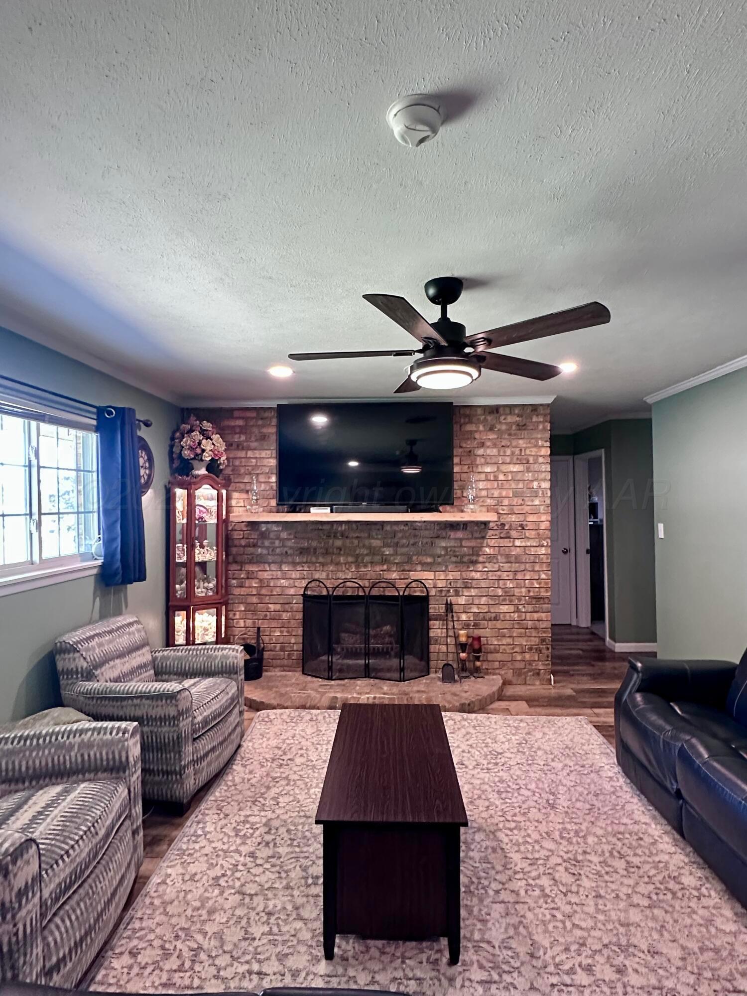 802 Wilbanks Drive Property Photo 3