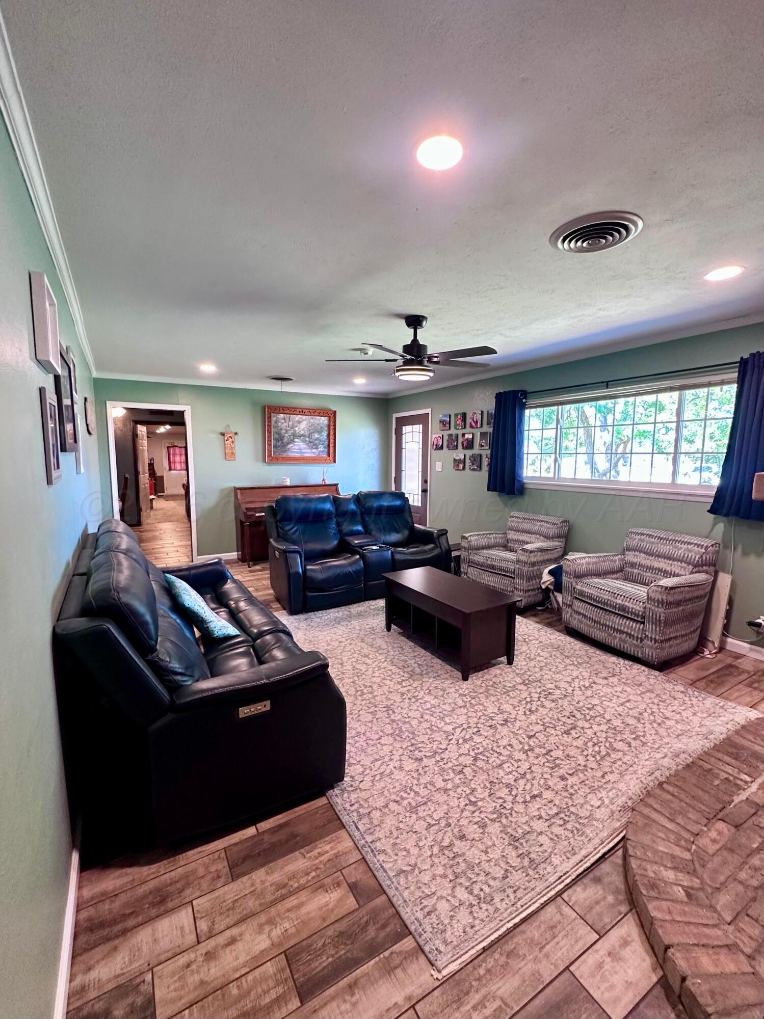 802 Wilbanks Drive Property Photo 4