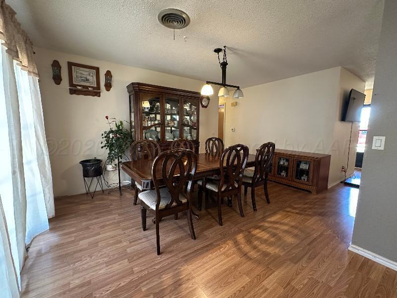 913 Shamrock Drive Property Photo 4